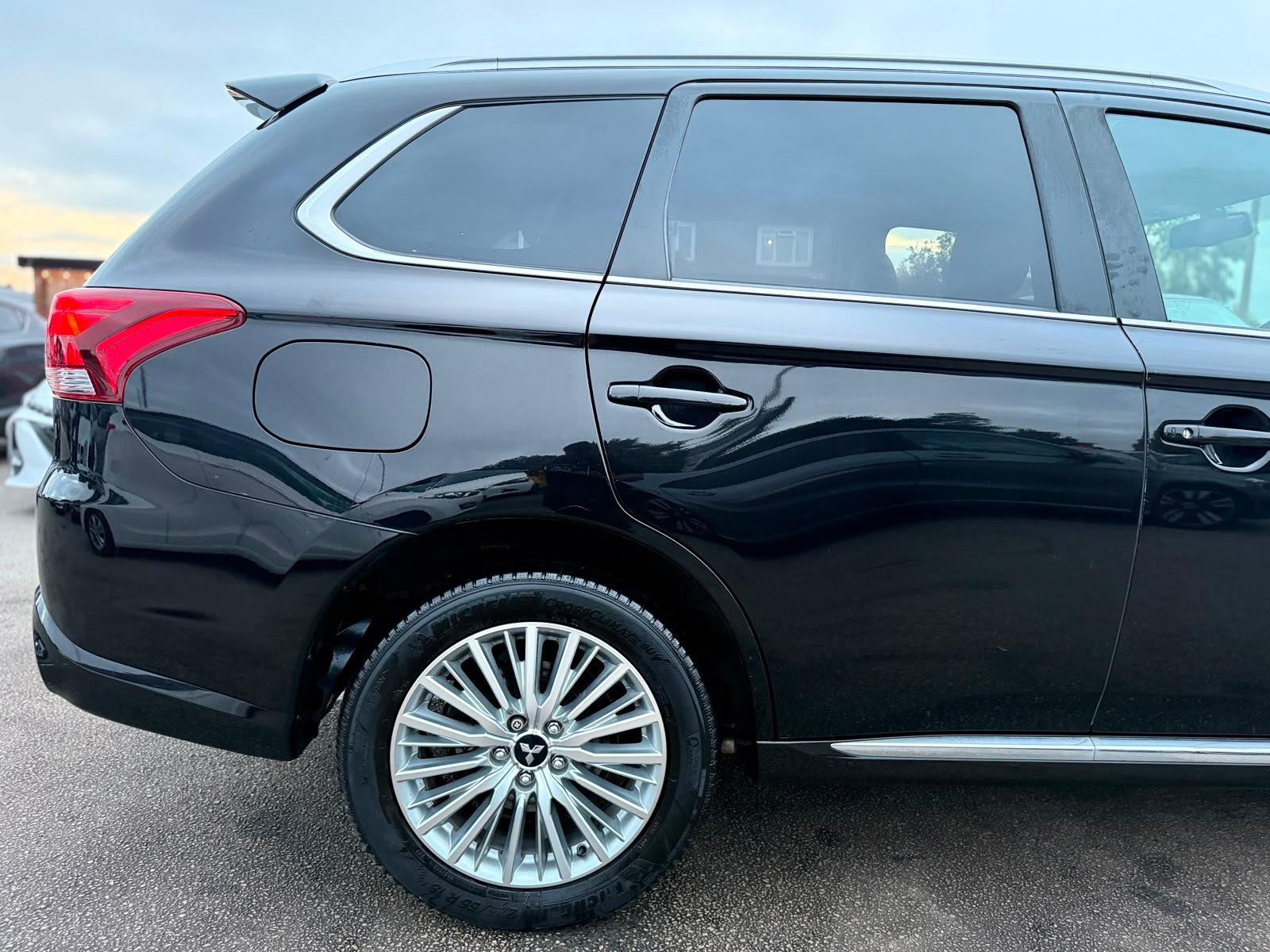 Mitsubishi Outlander 4h 2019