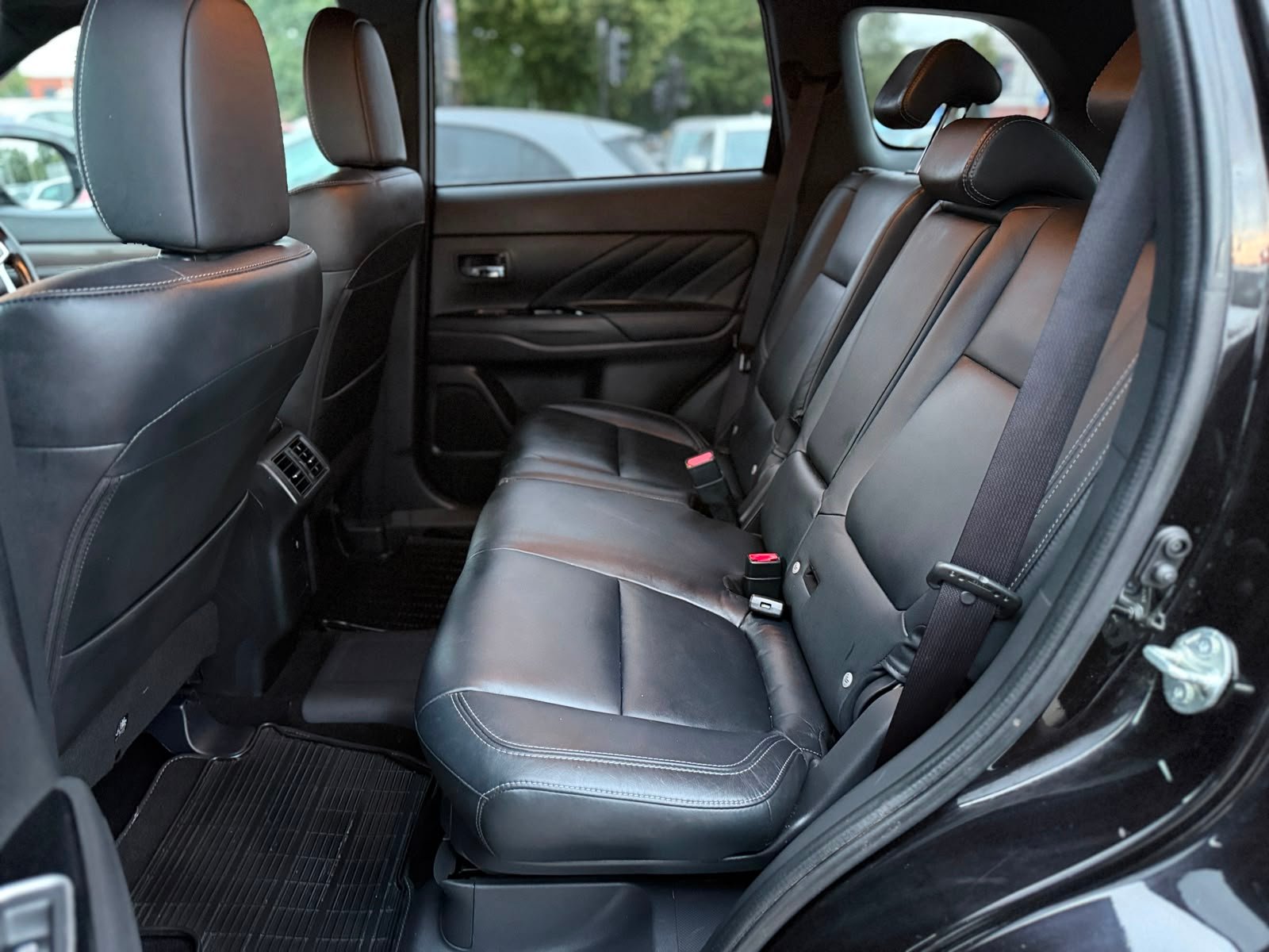 Mitsubishi Outlander 4h 2019