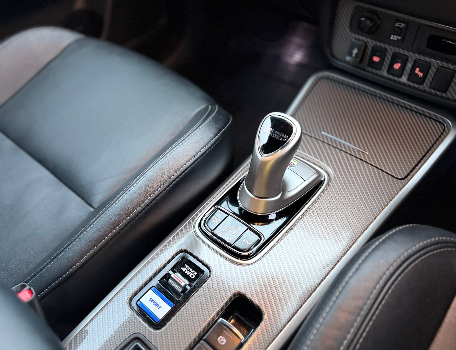 Mitsubishi Outlander 4h-2019