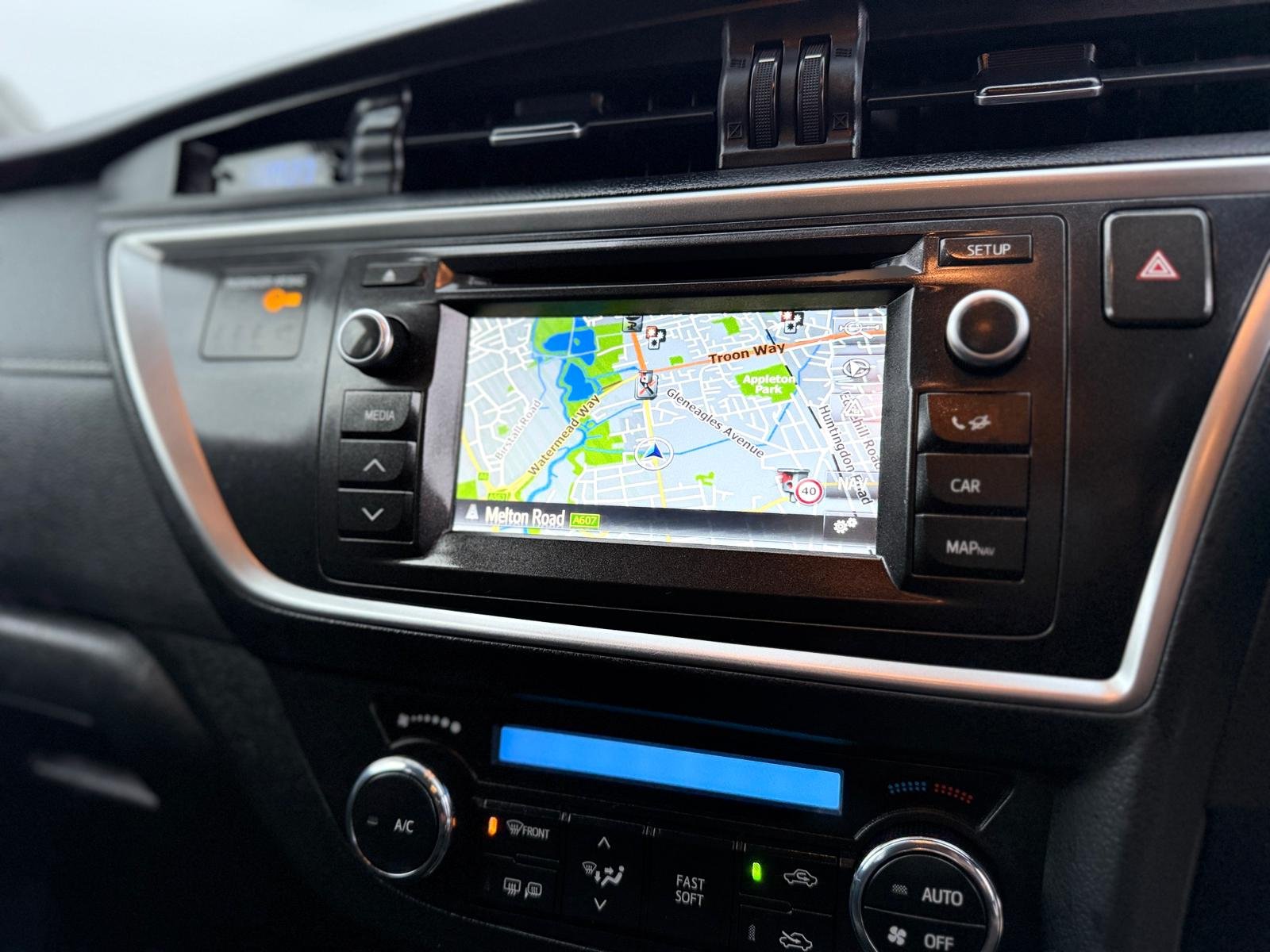 Toyota Auris Icon Plus-2015