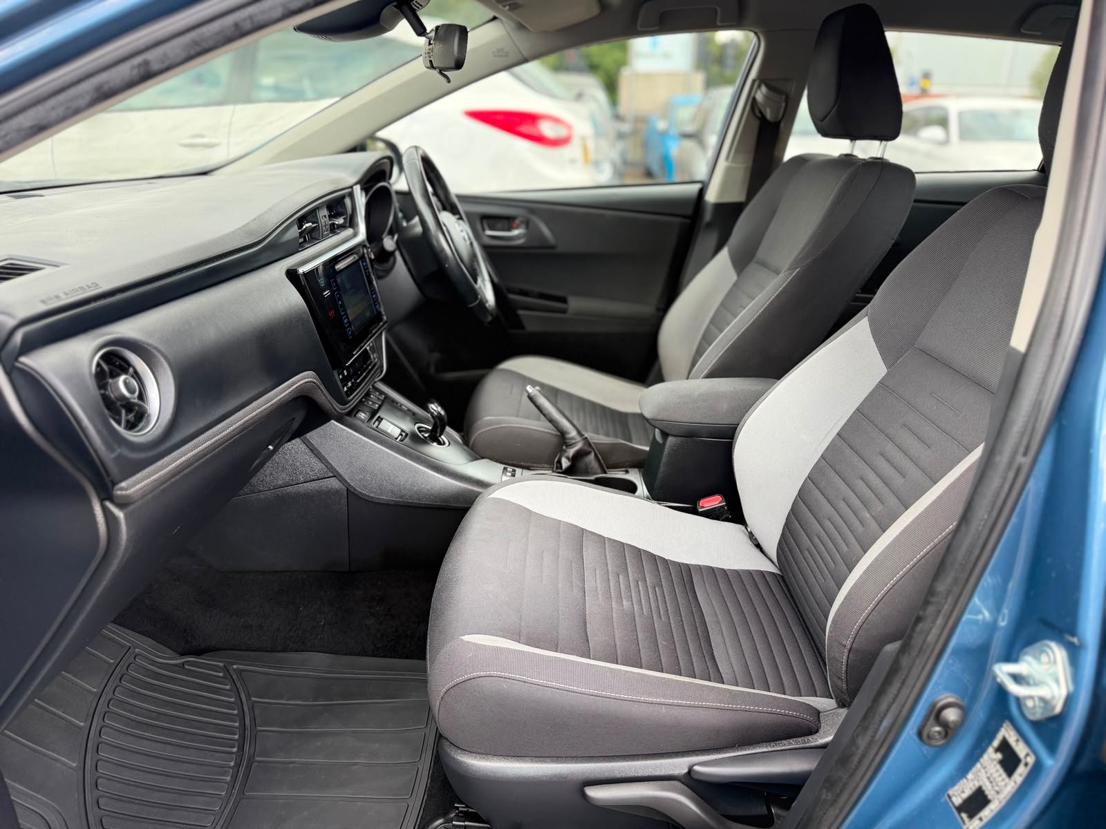 Toyota Auris Business Edition-2017