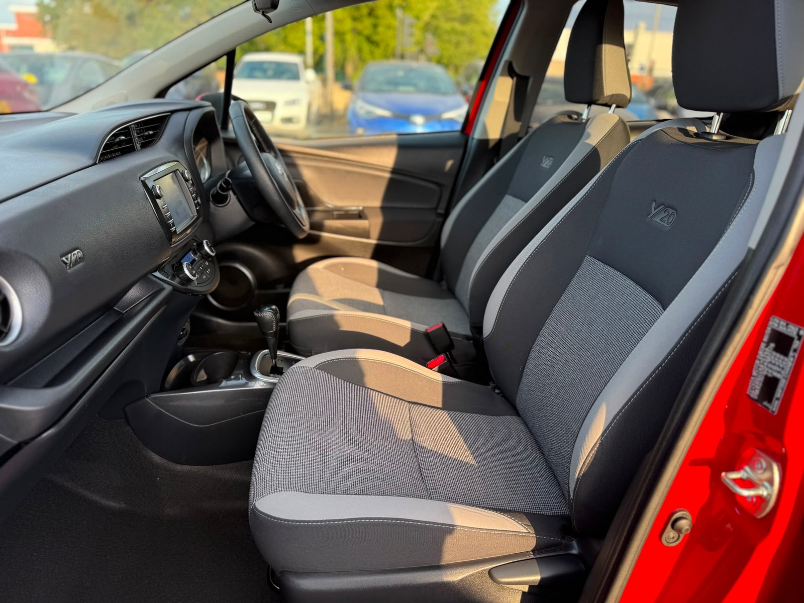 Toyota Yaris Y20 Bi-tone 2020