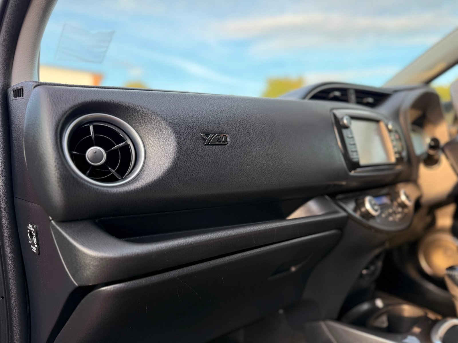 Toyota Yaris Y20 Bi-tone 2020