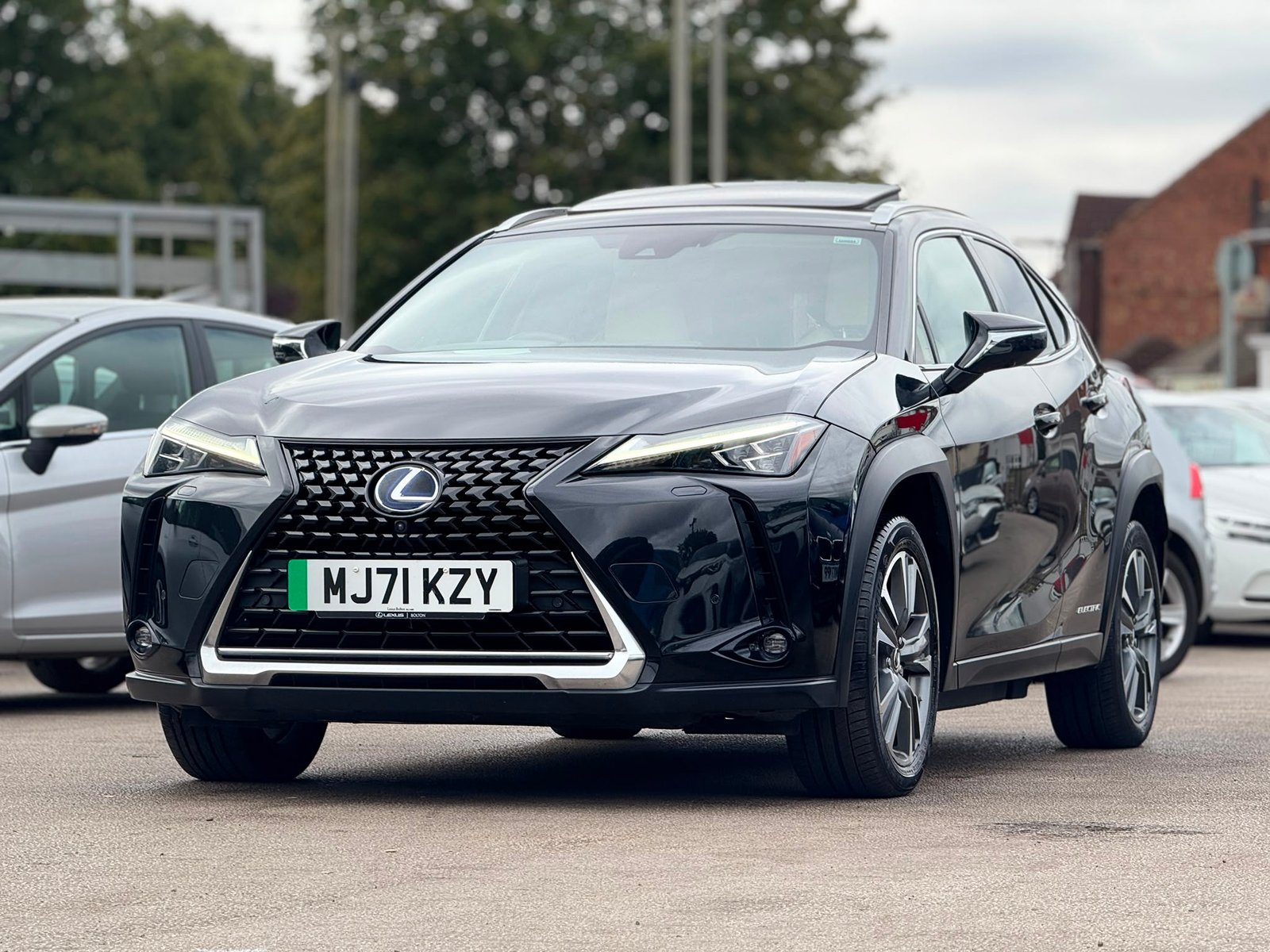 Lexus UX 300E 2021