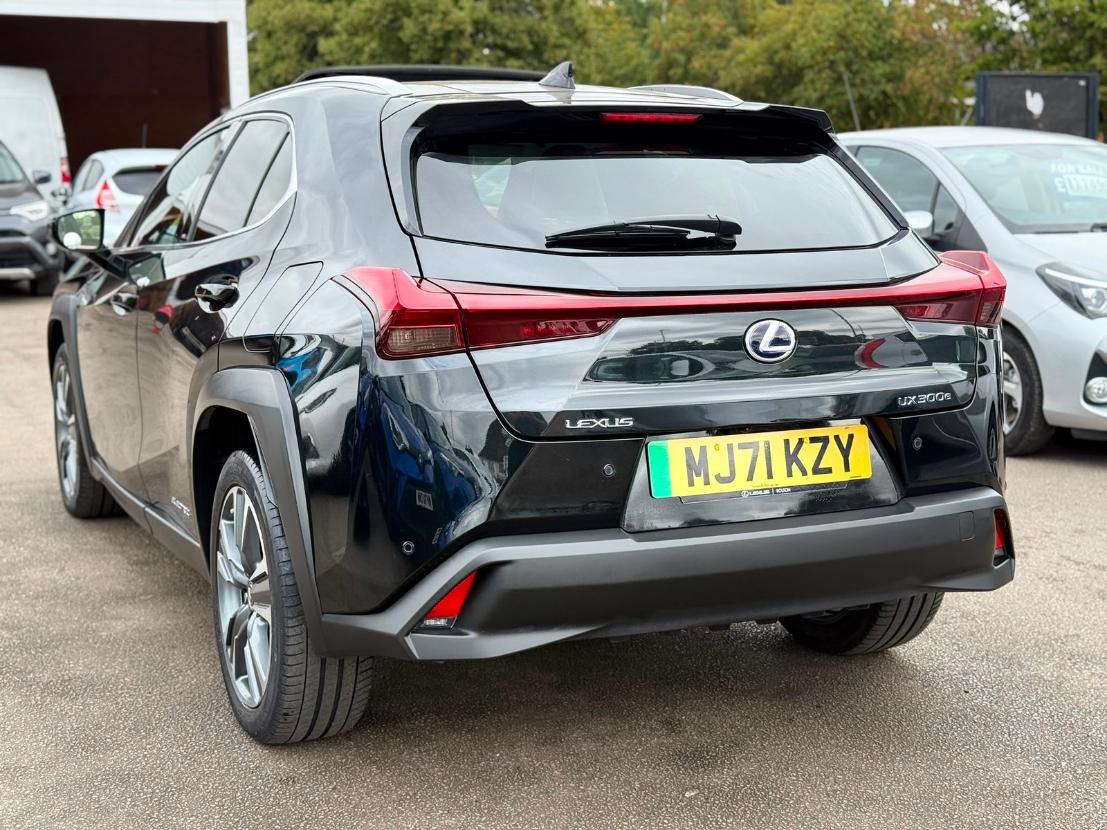 Lexus UX 300E 2021