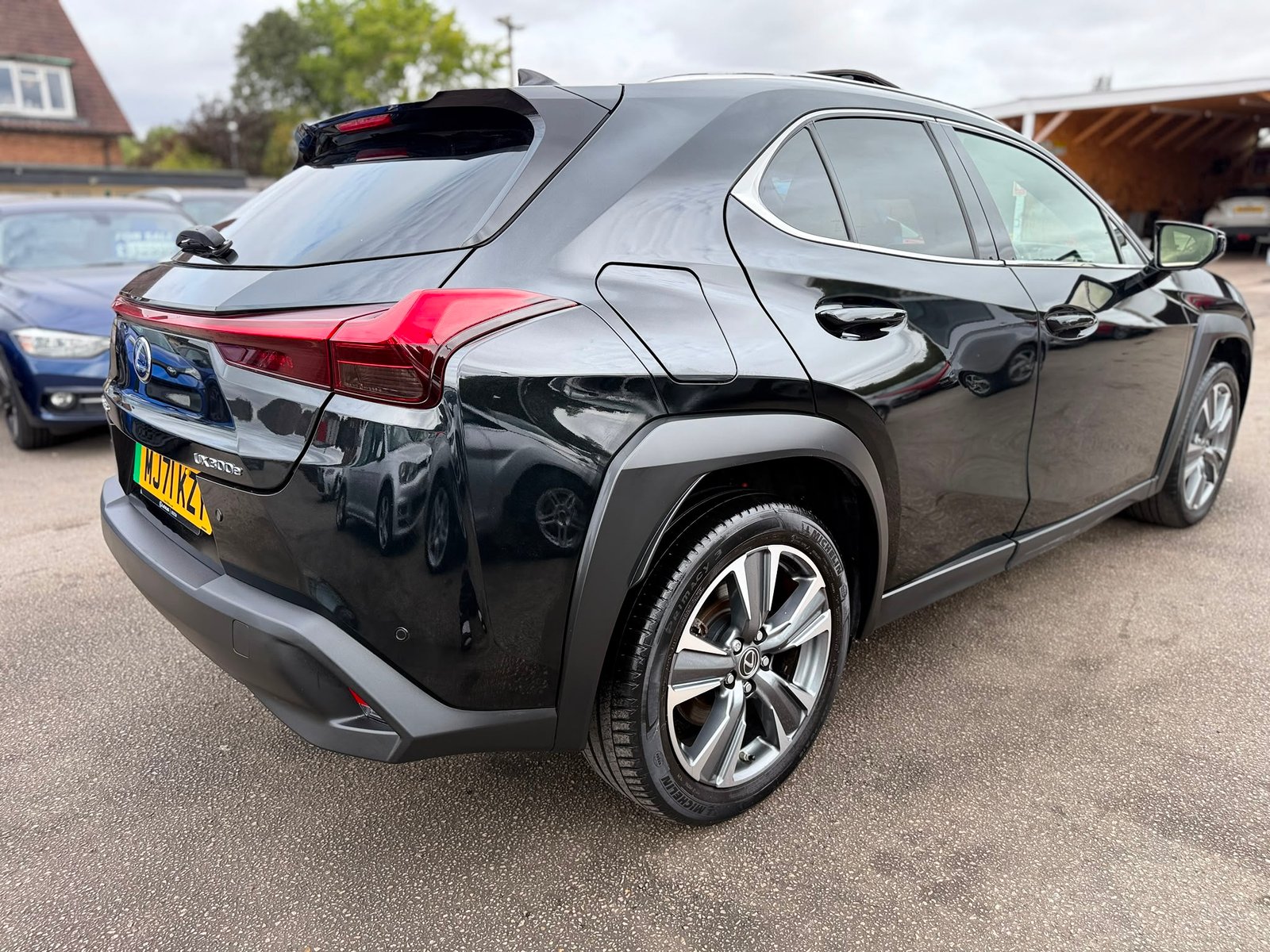 Lexus UX 300E 2021
