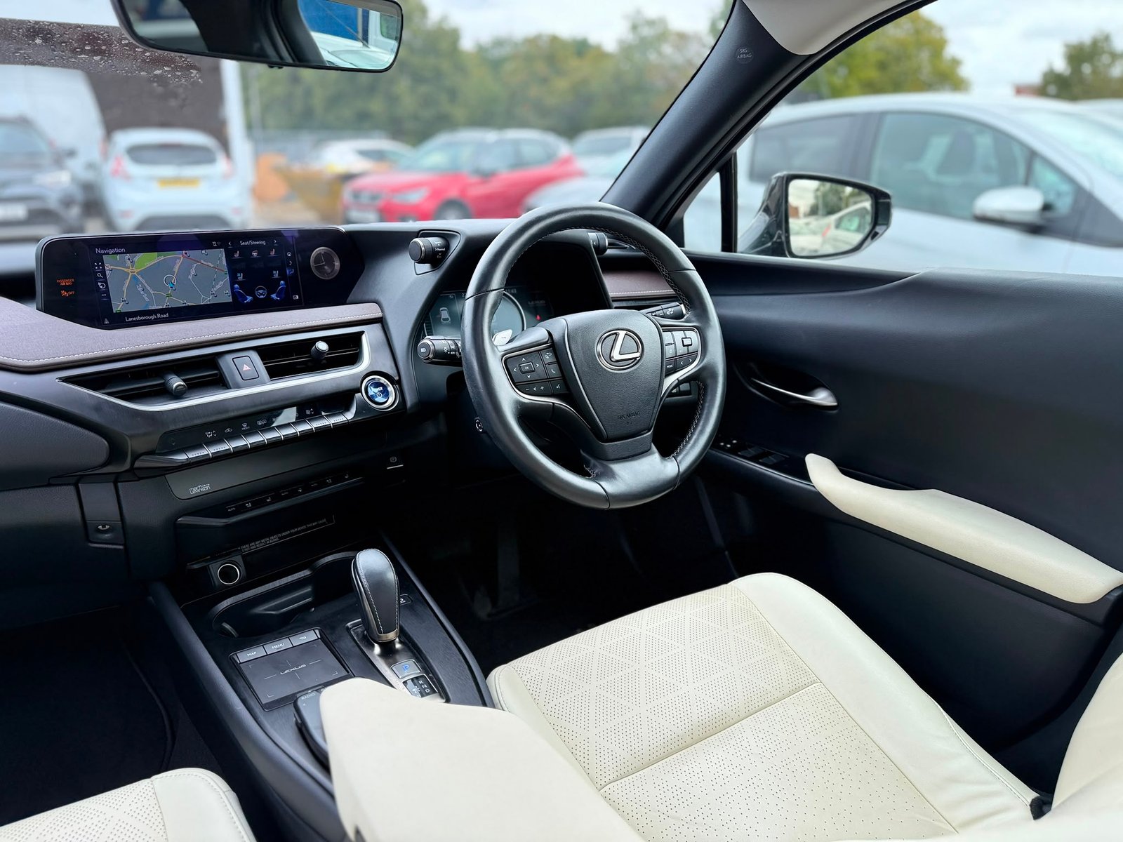 Lexus UX 300E 2021