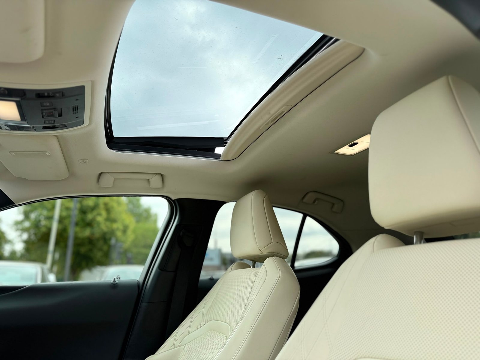 Lexus UX 300E 2021