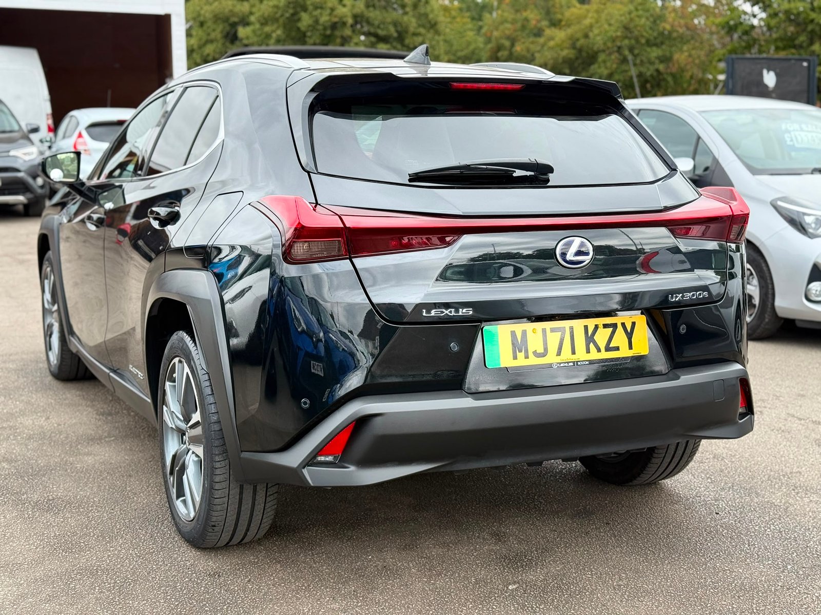 Lexus UX 300E 2021