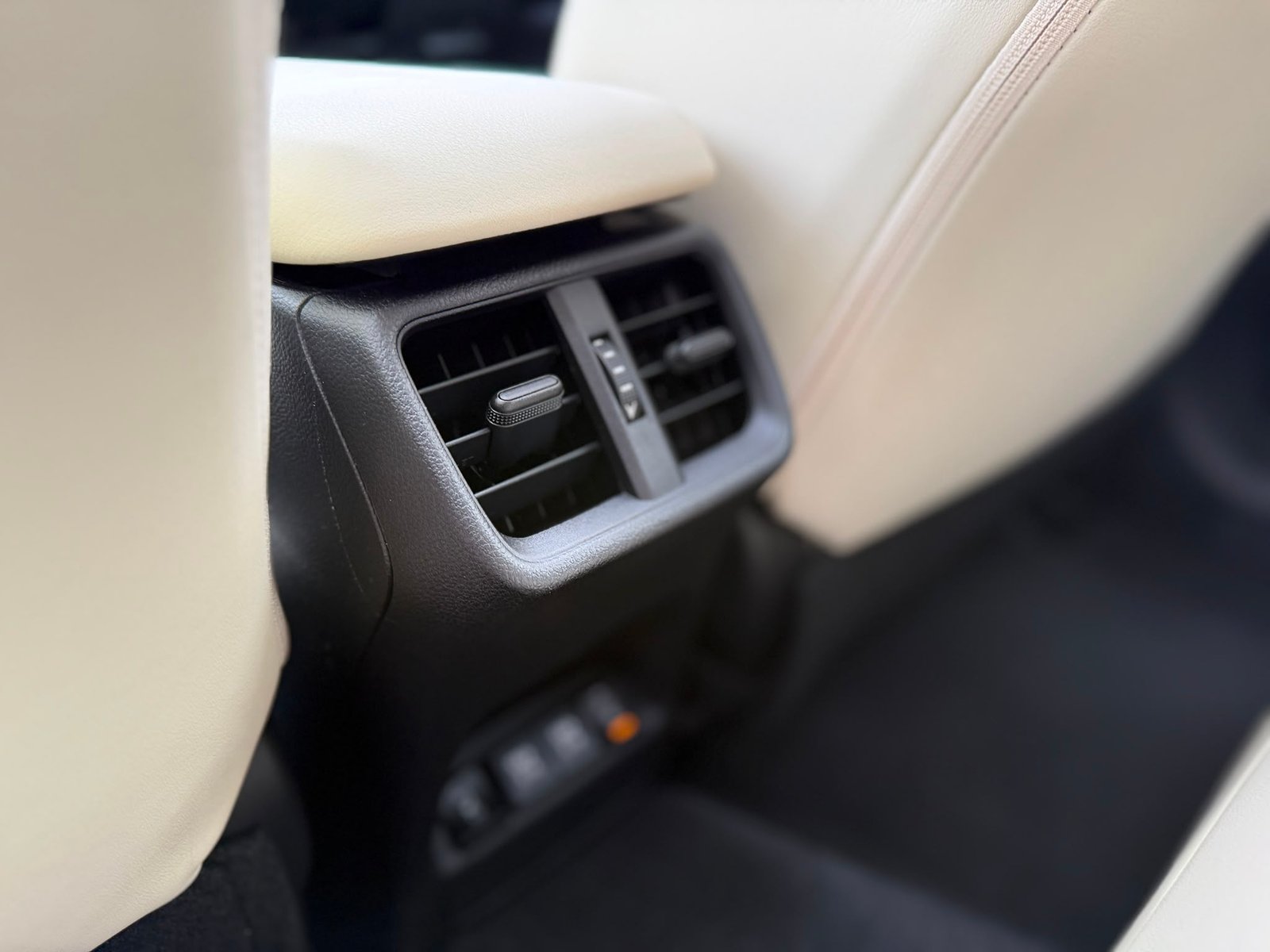 Lexus UX 300E 2021