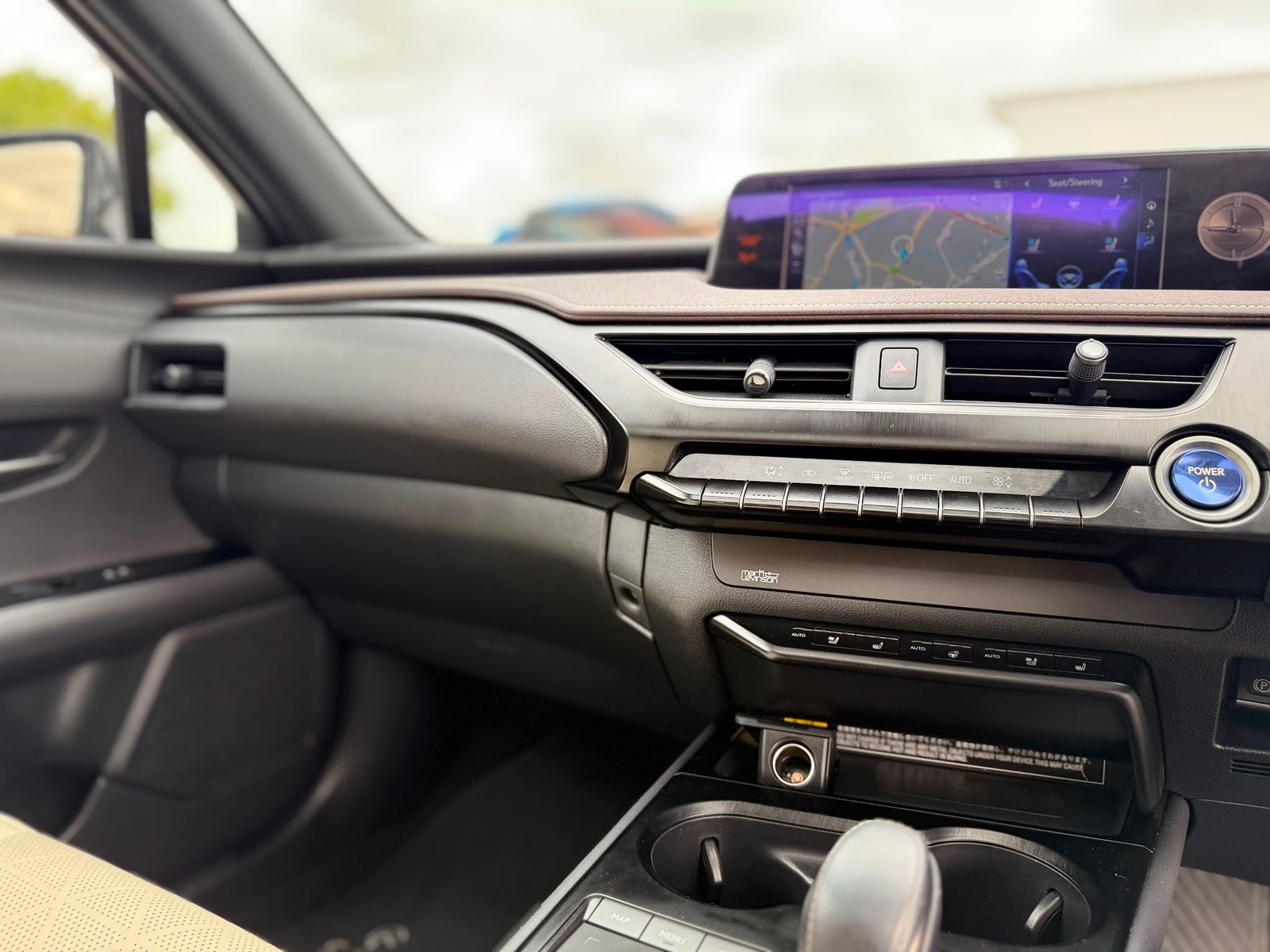 Lexus UX 300E 2021