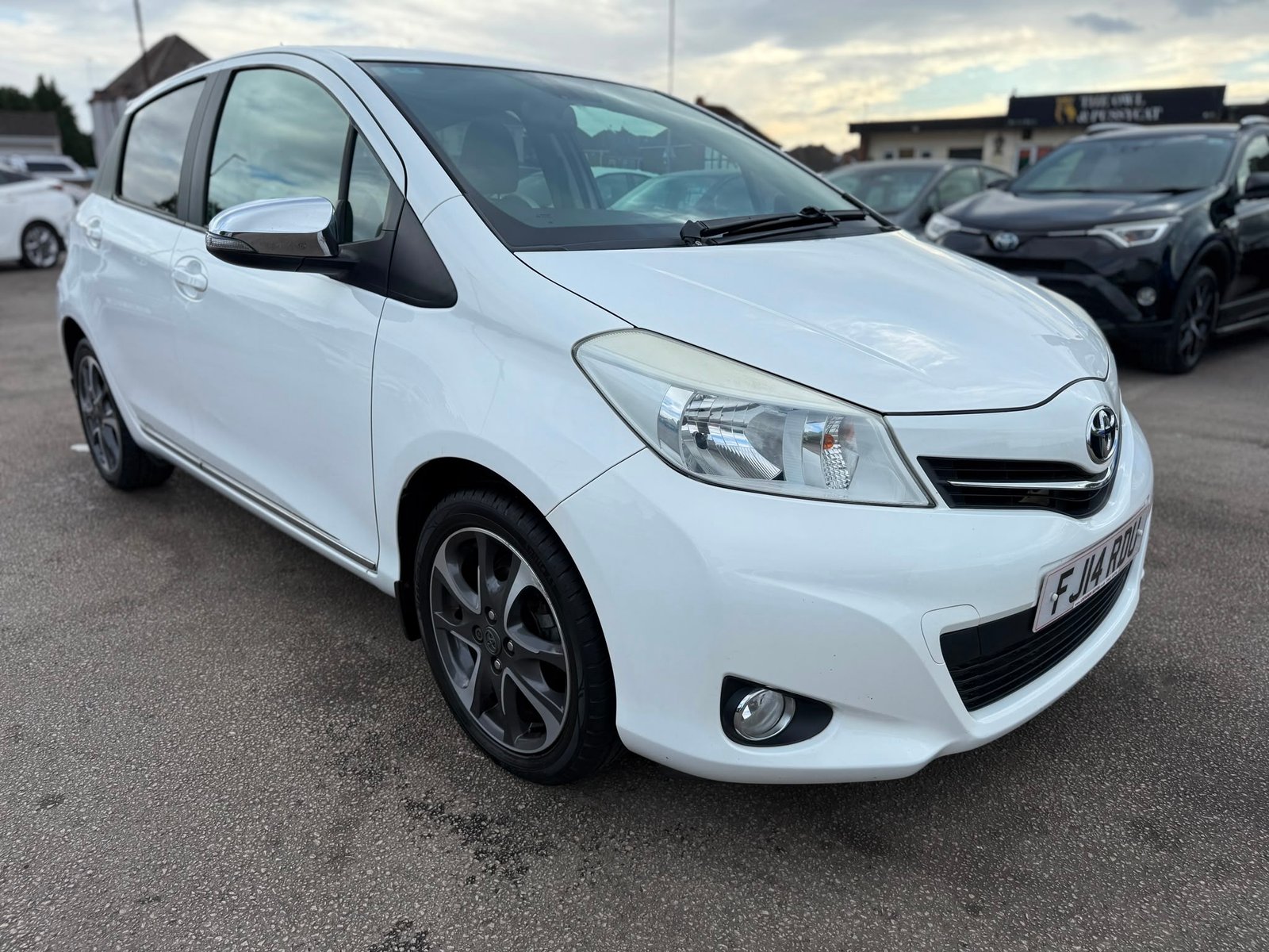 Toyota Yaris Trend-2014