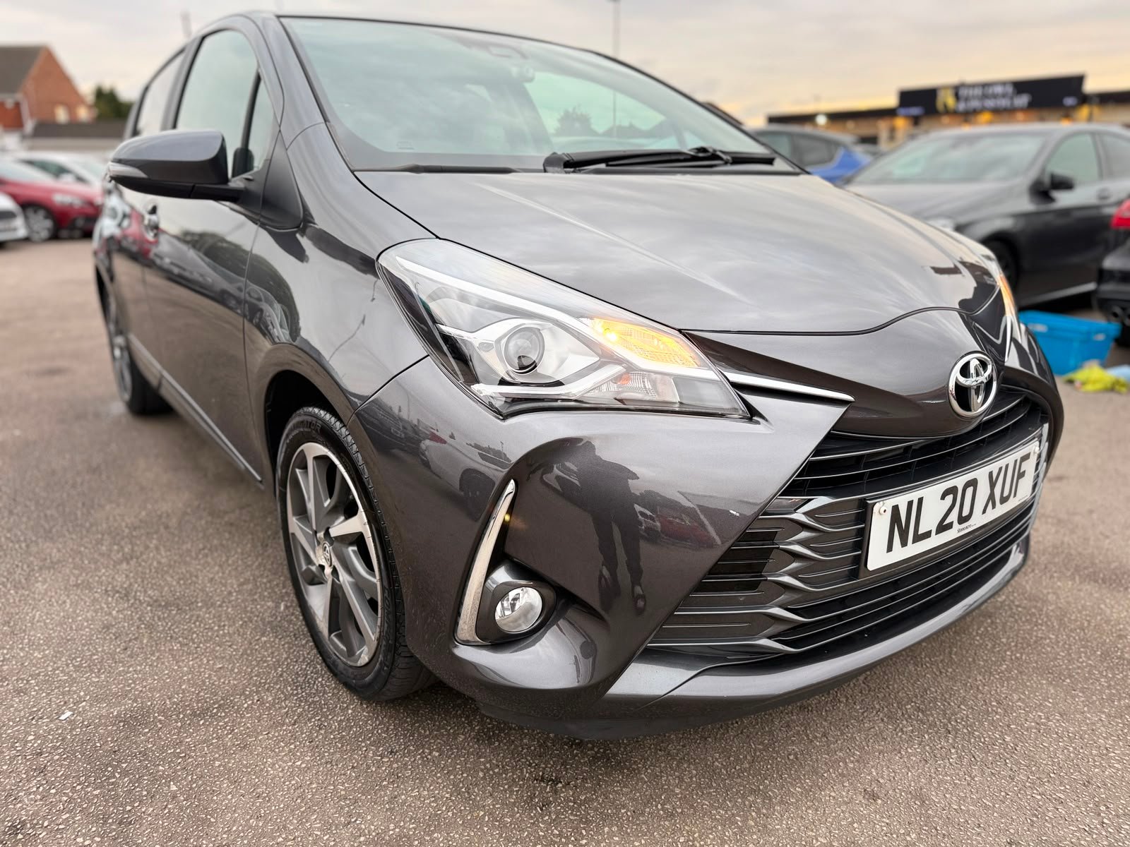 Toyota Yaris Y20 Bi-tone 2020