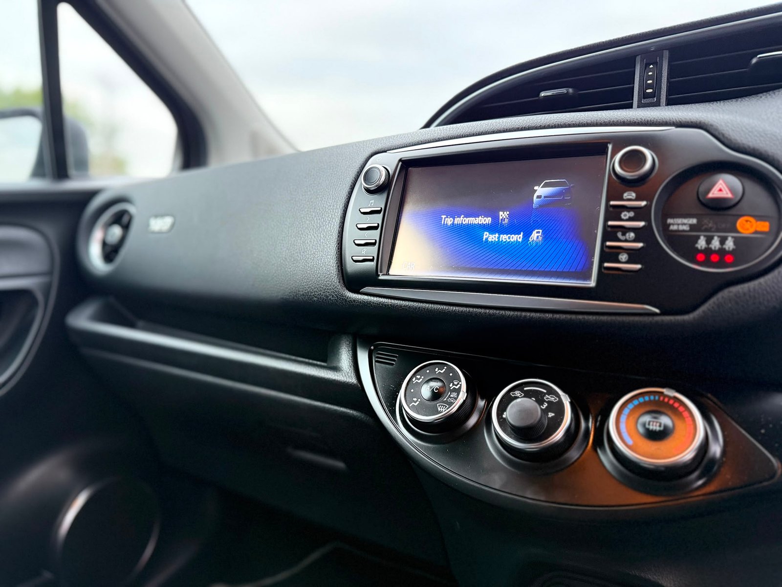 Toyota Yaris Y20 Bi-tone 2020