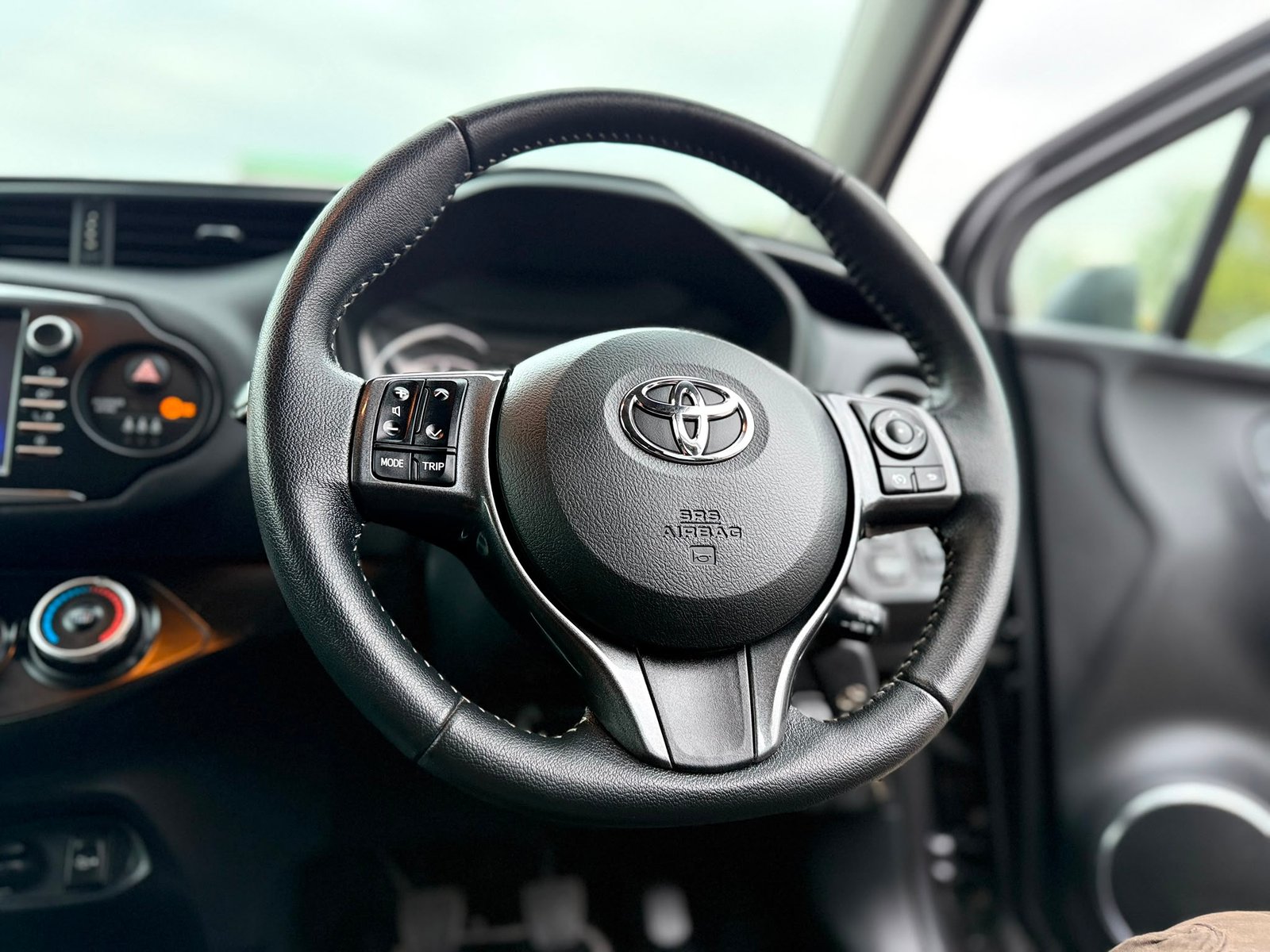 Toyota Yaris Y20 Bi-tone 2020