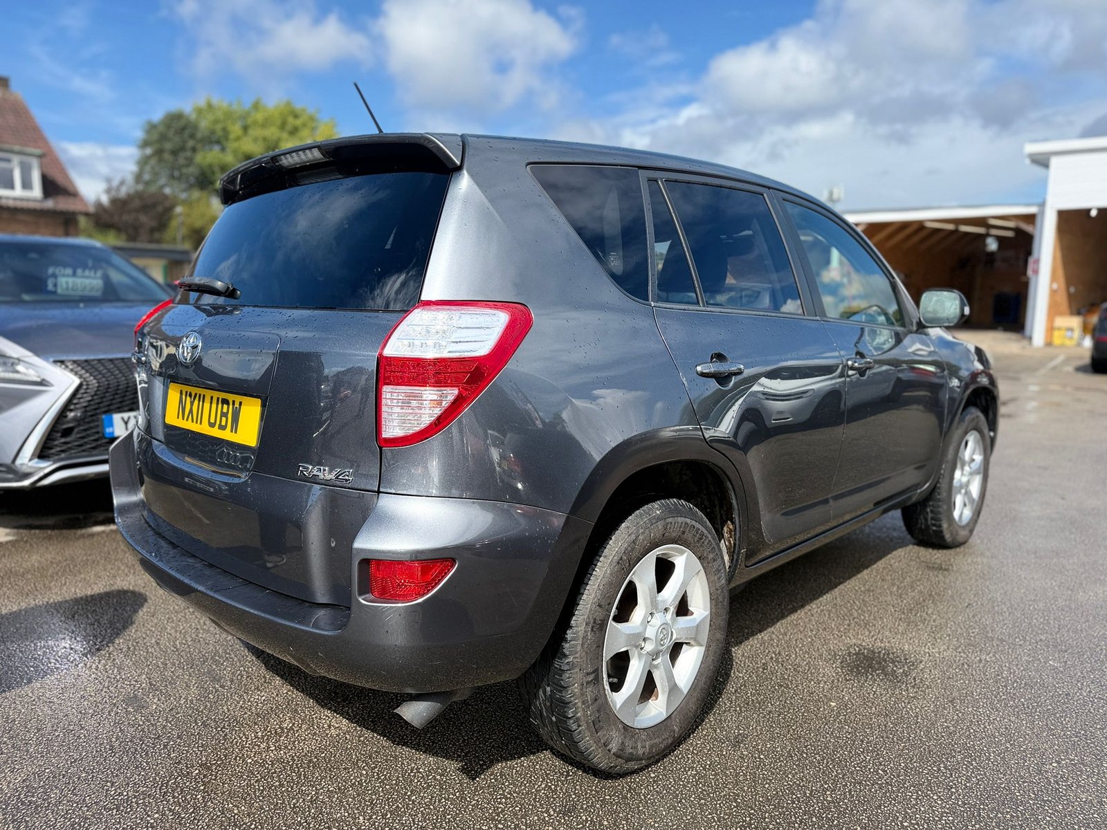 Toyota RAV4 XT-R-2011