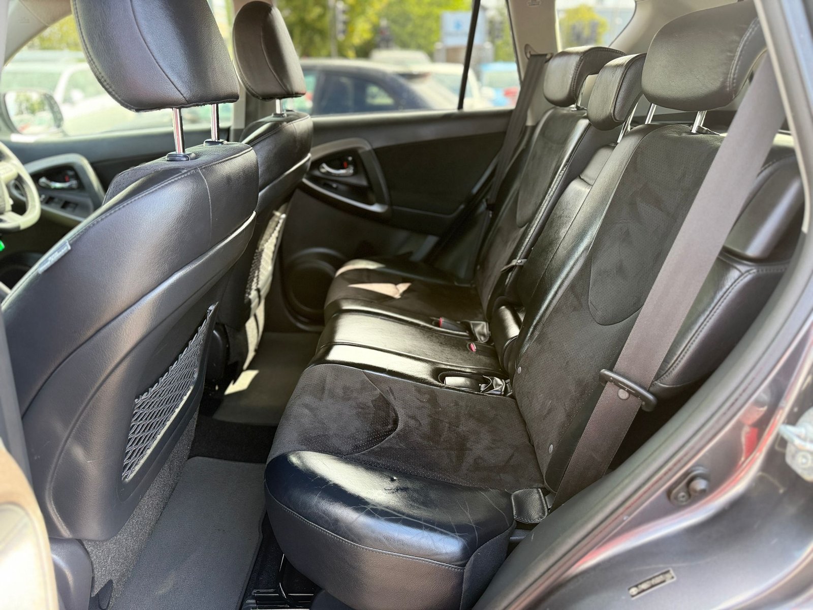 Toyota RAV4 XT-R-2011