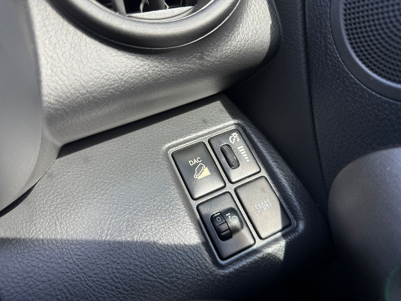 Toyota RAV4 XT-R-2011