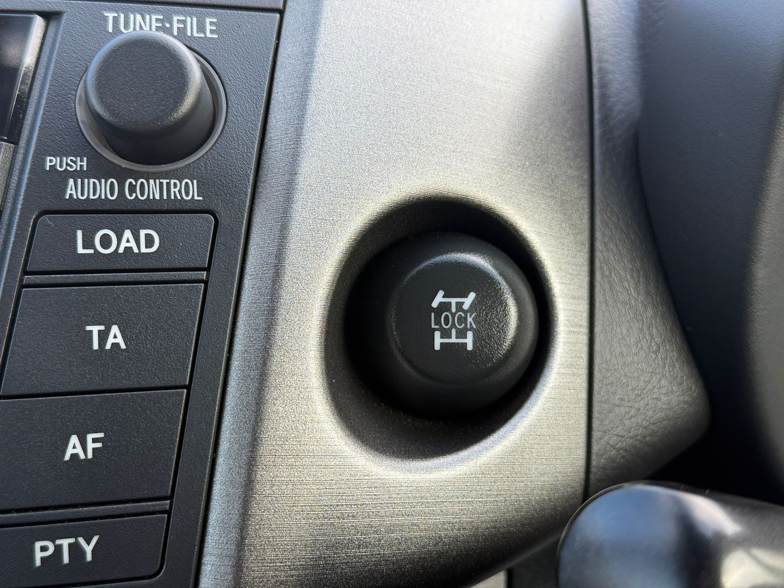 Toyota RAV4 XT-R-2011