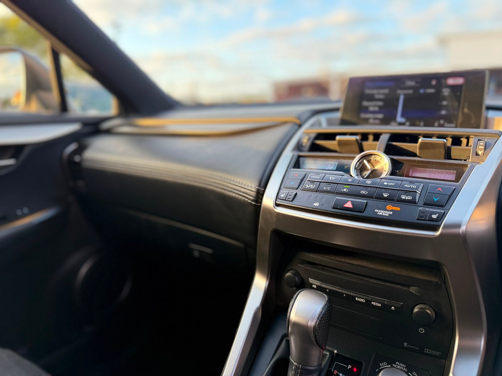 Lexus NX F Sport-2015