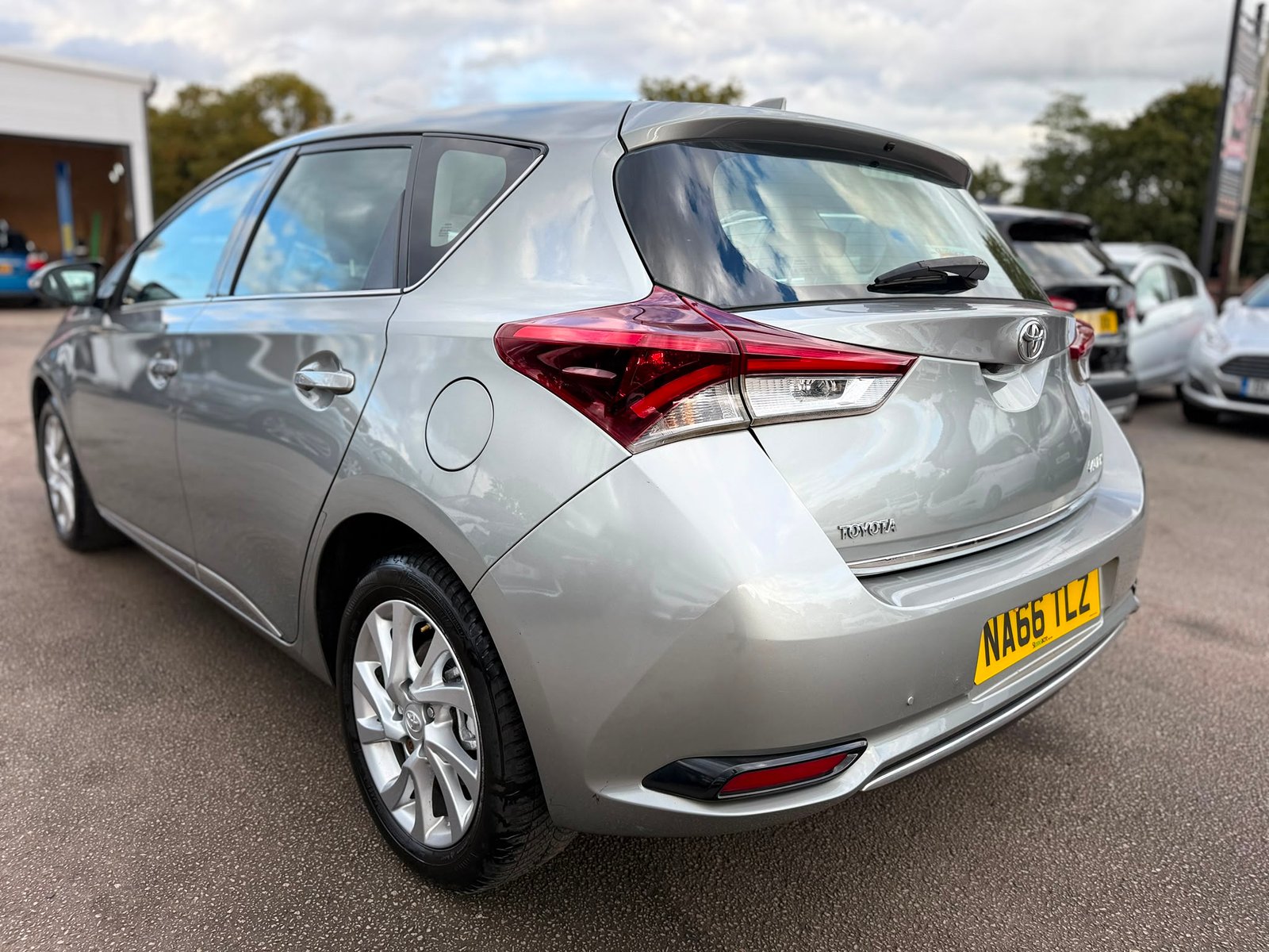 Toyota Auris Business Edition-2016