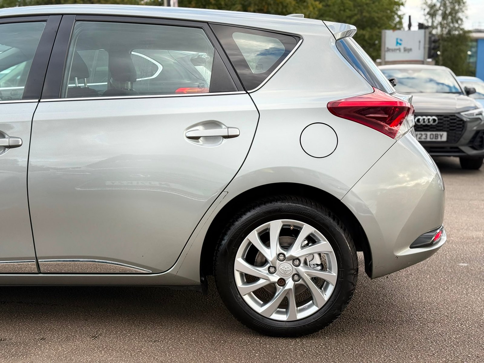 Toyota Auris Business Edition-2016