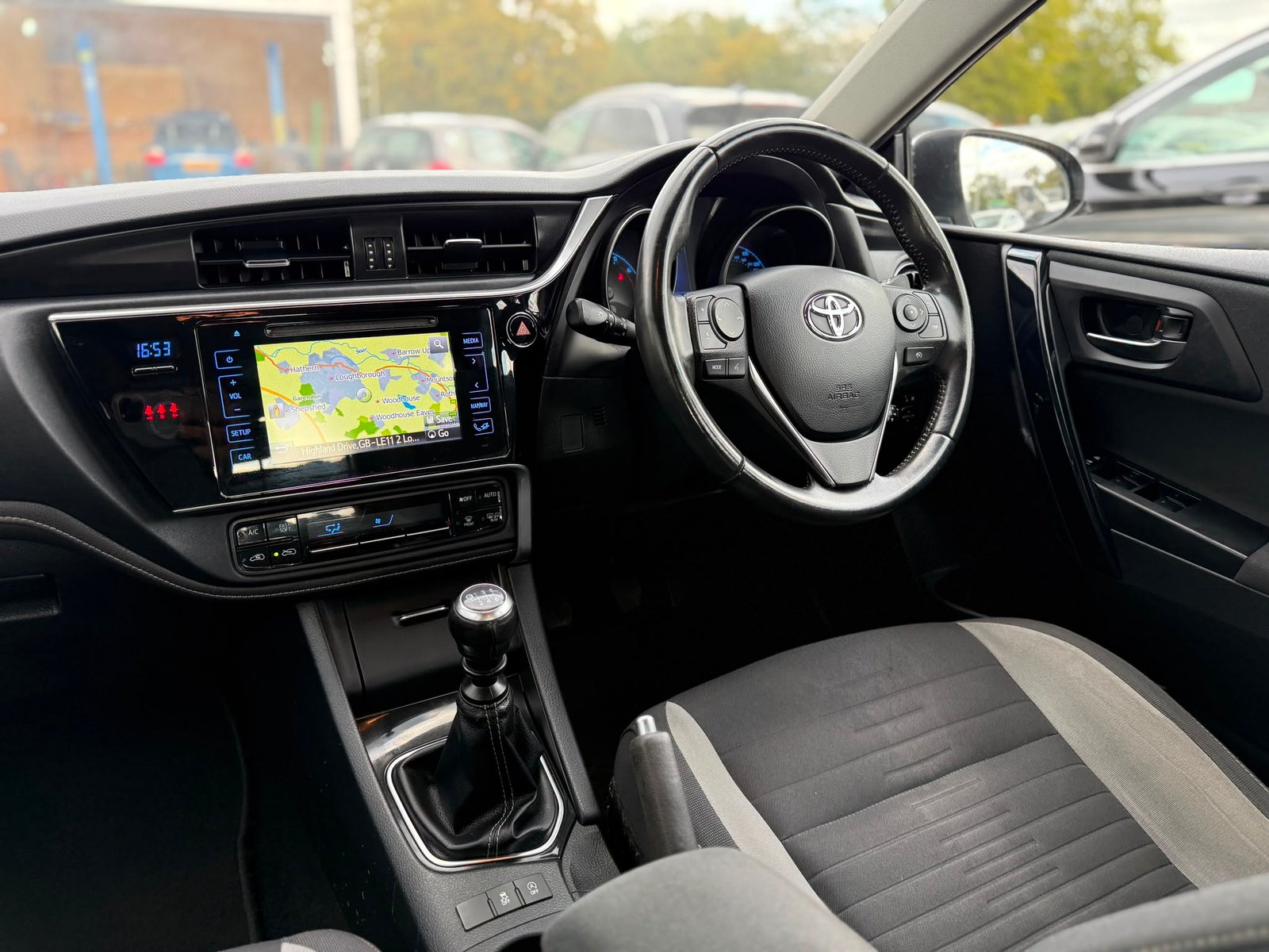Toyota Auris Business Edition-2016
