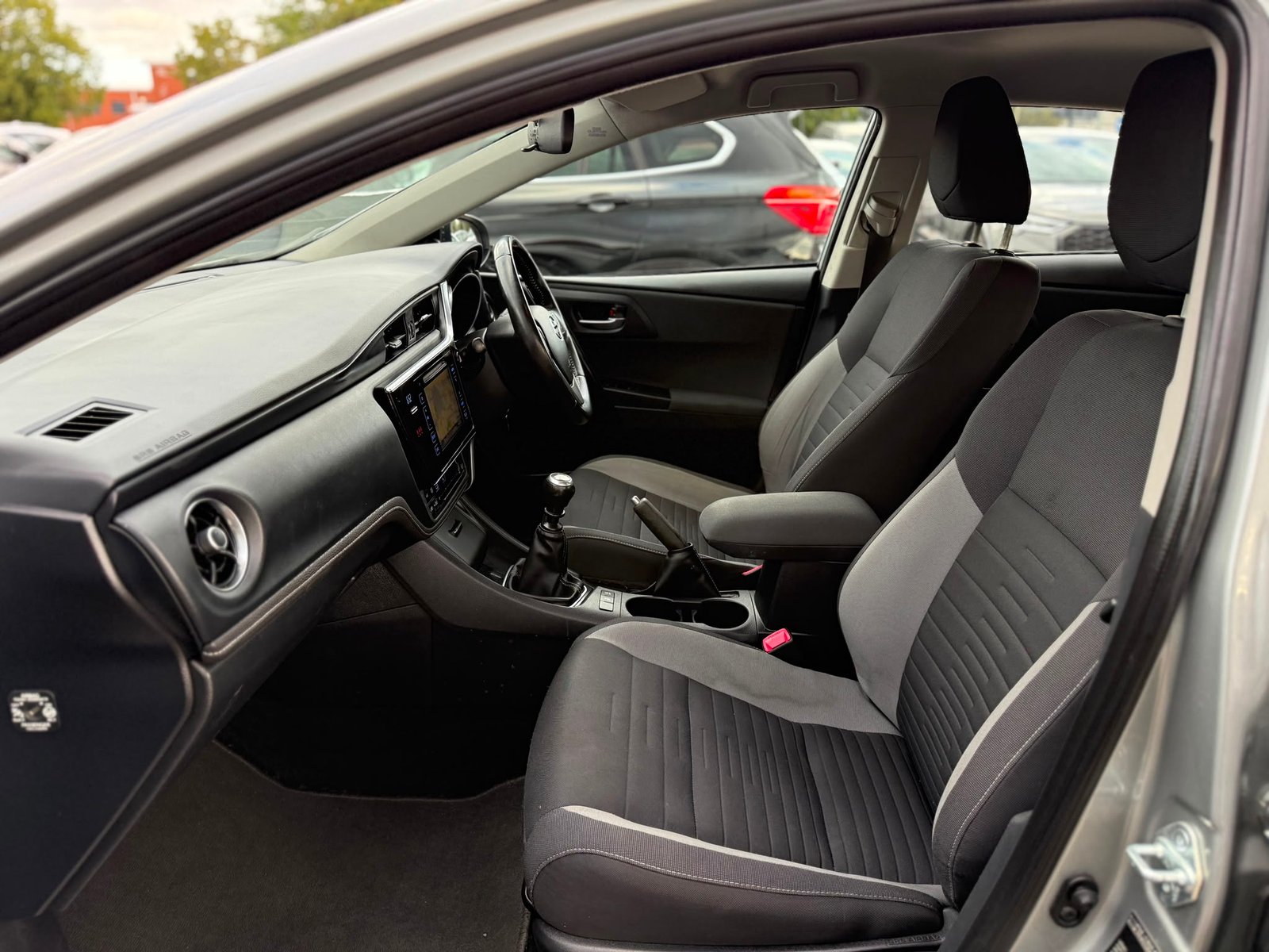 Toyota Auris Business Edition-2016