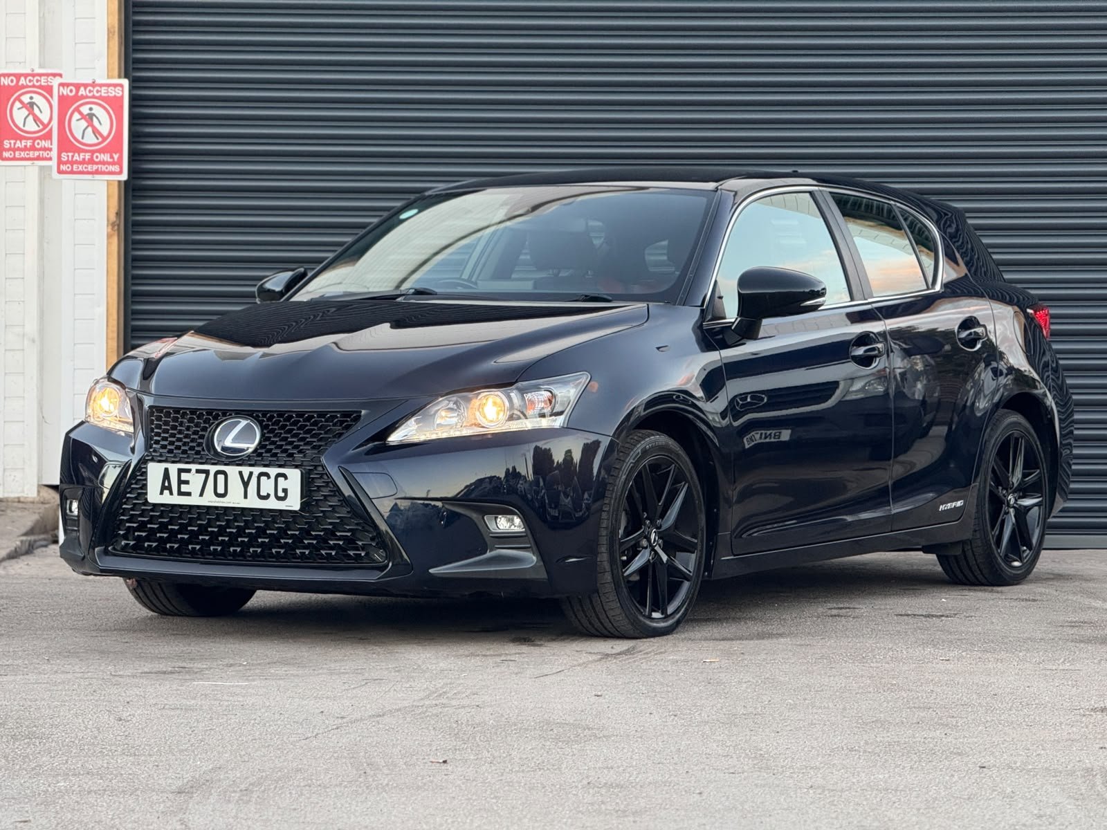 Lexus CT200H-2020