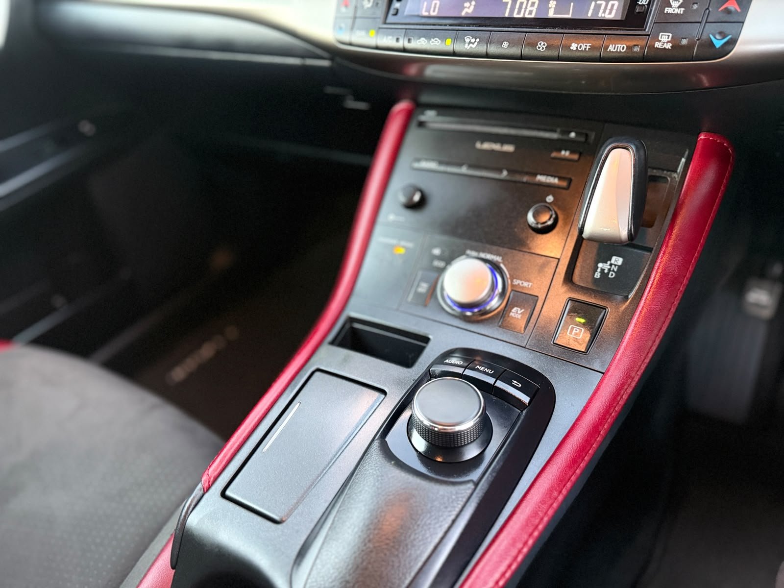 Lexus CT200H-2020