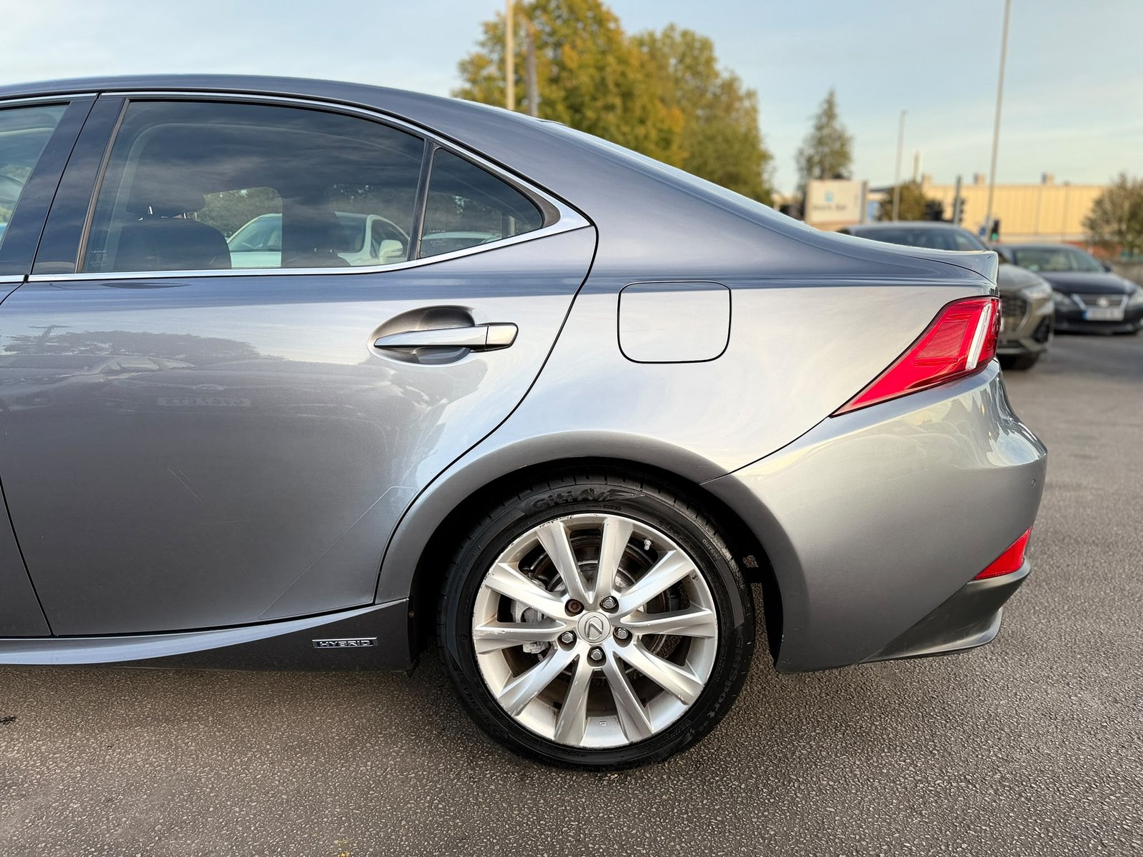 Lexus IS 300H Luxury-2013