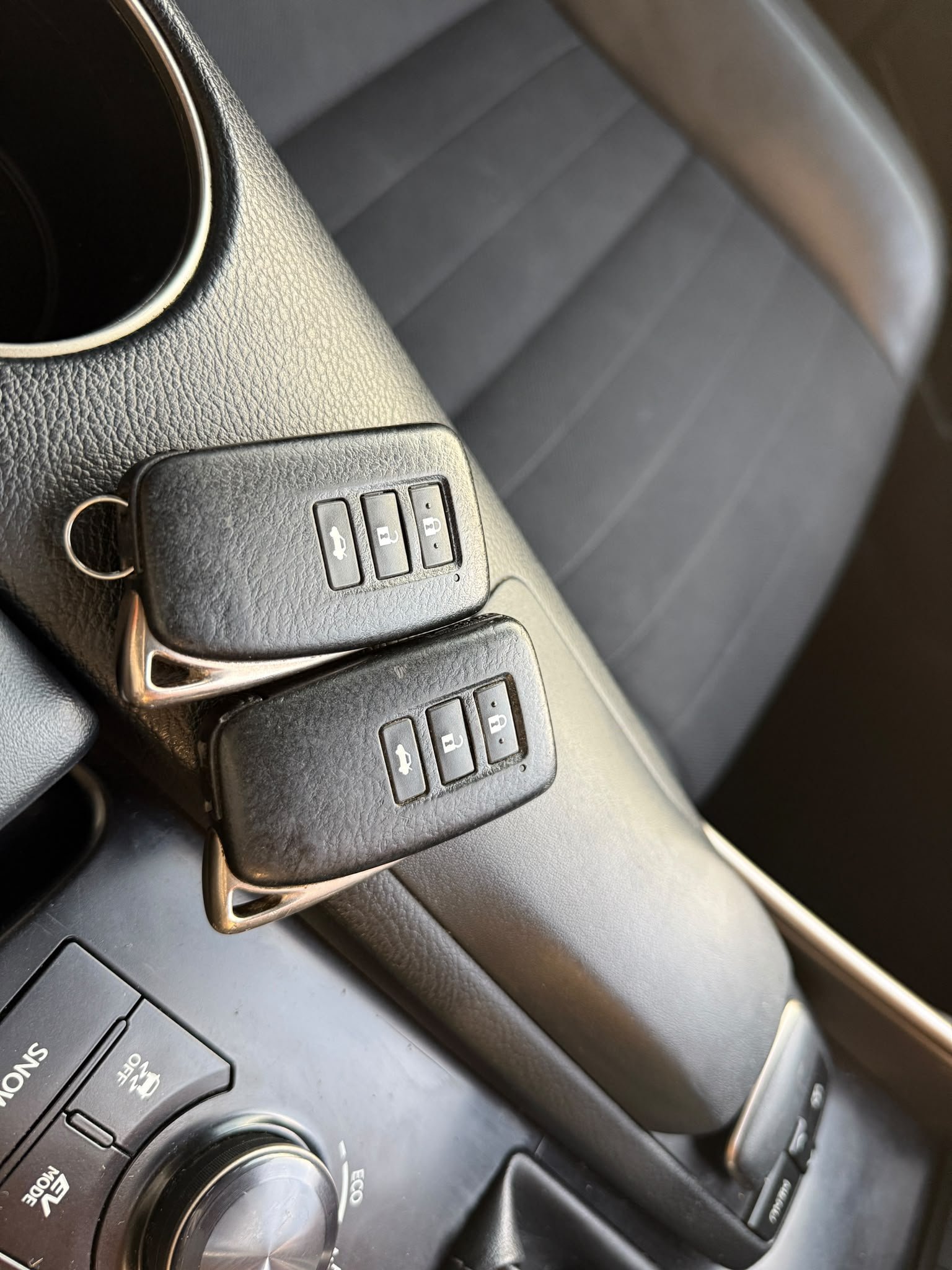 Lexus IS 300H Luxury-2013