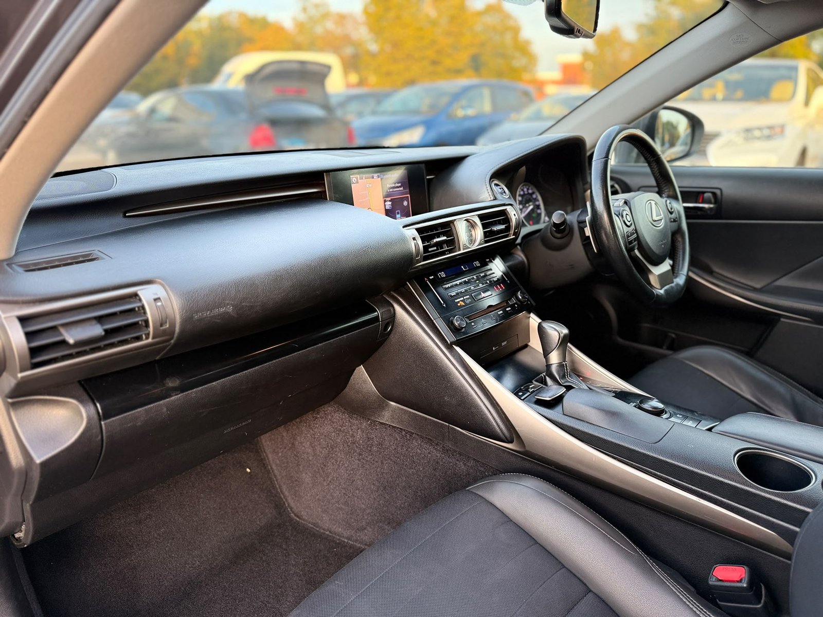 Lexus IS 300H Luxury-2013