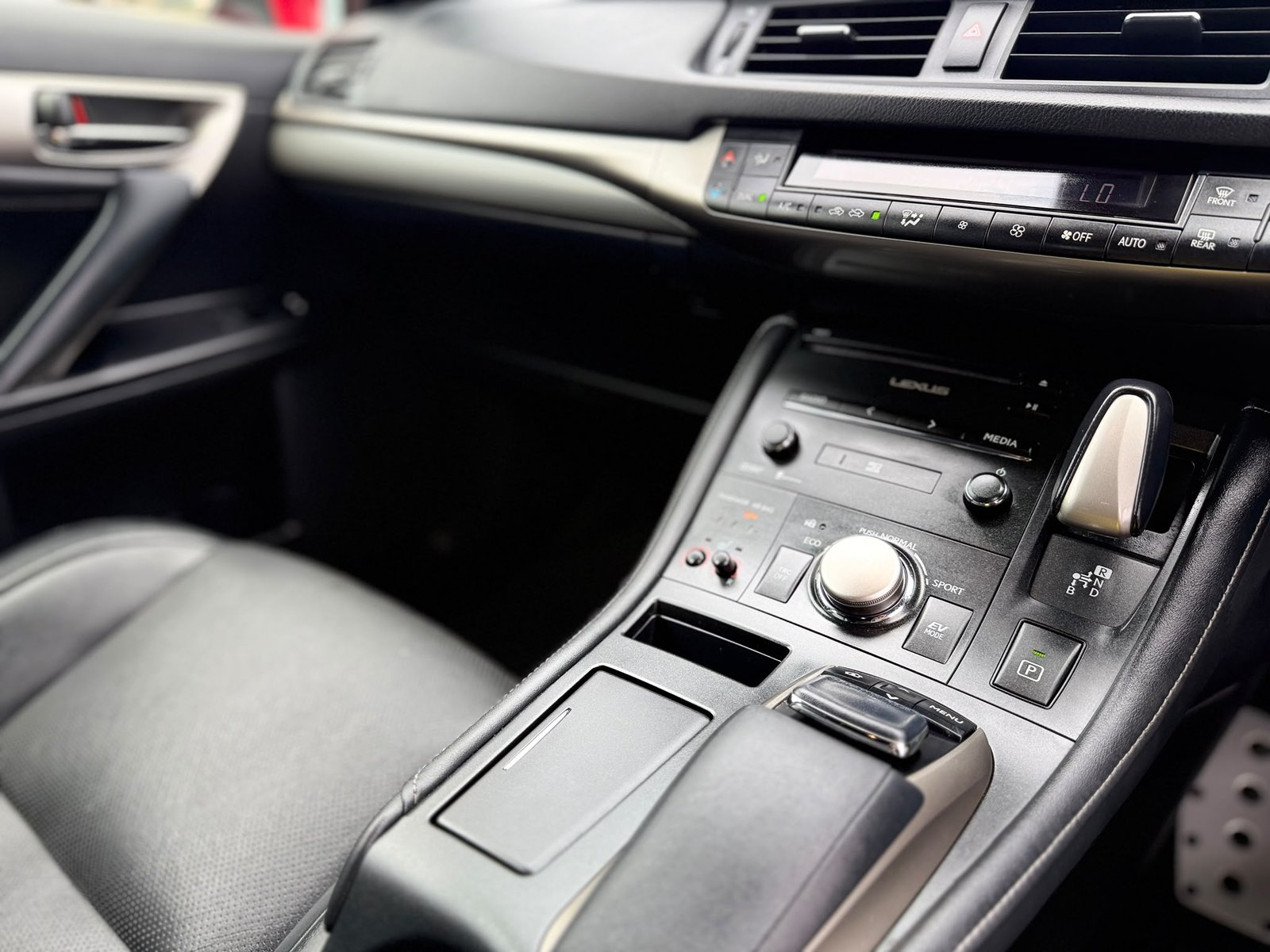 Lexus F Sport-2015