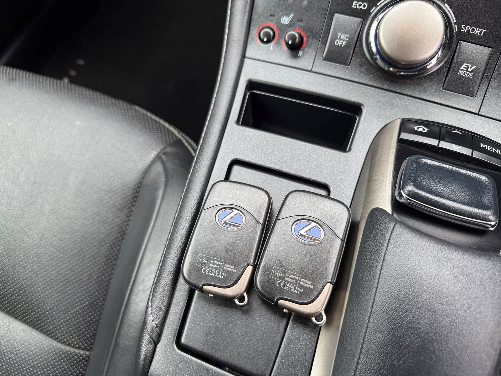 Lexus F Sport-2015
