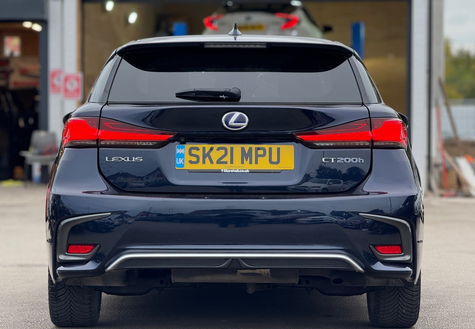 Lexus CT200H-2021