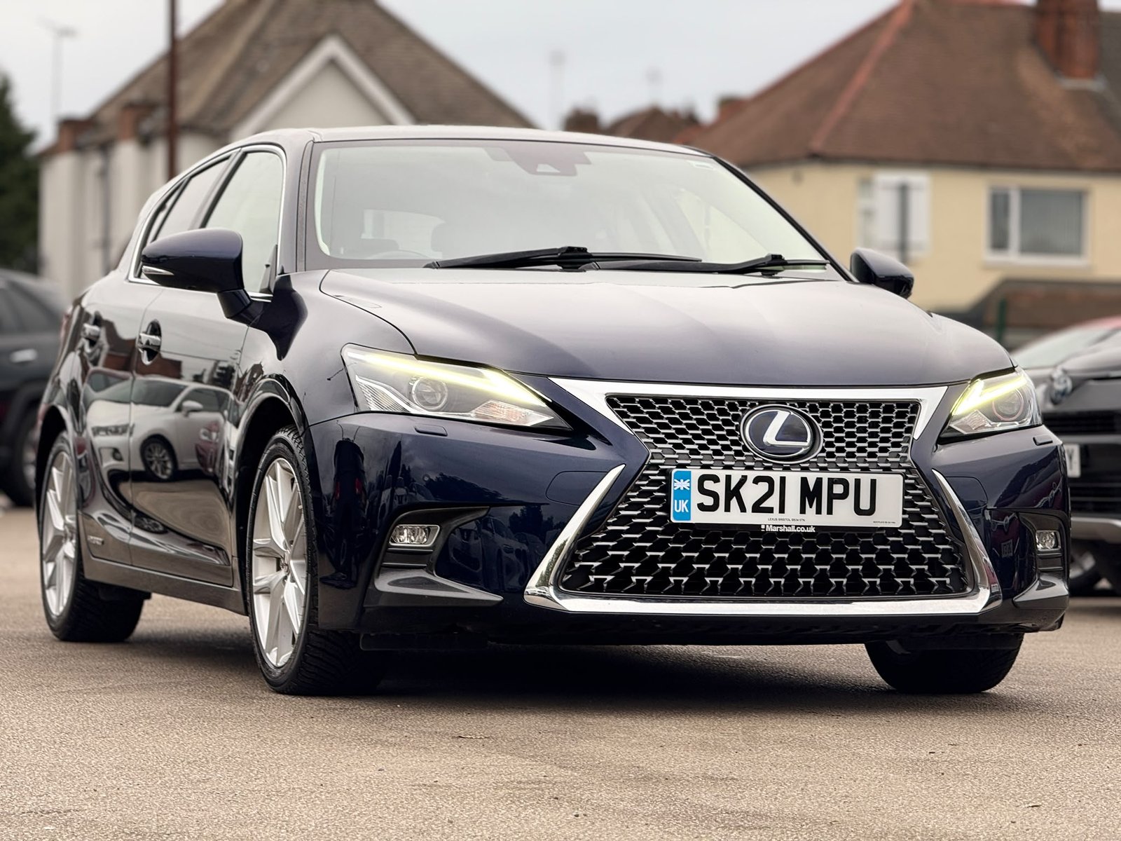 Lexus CT200H-2021