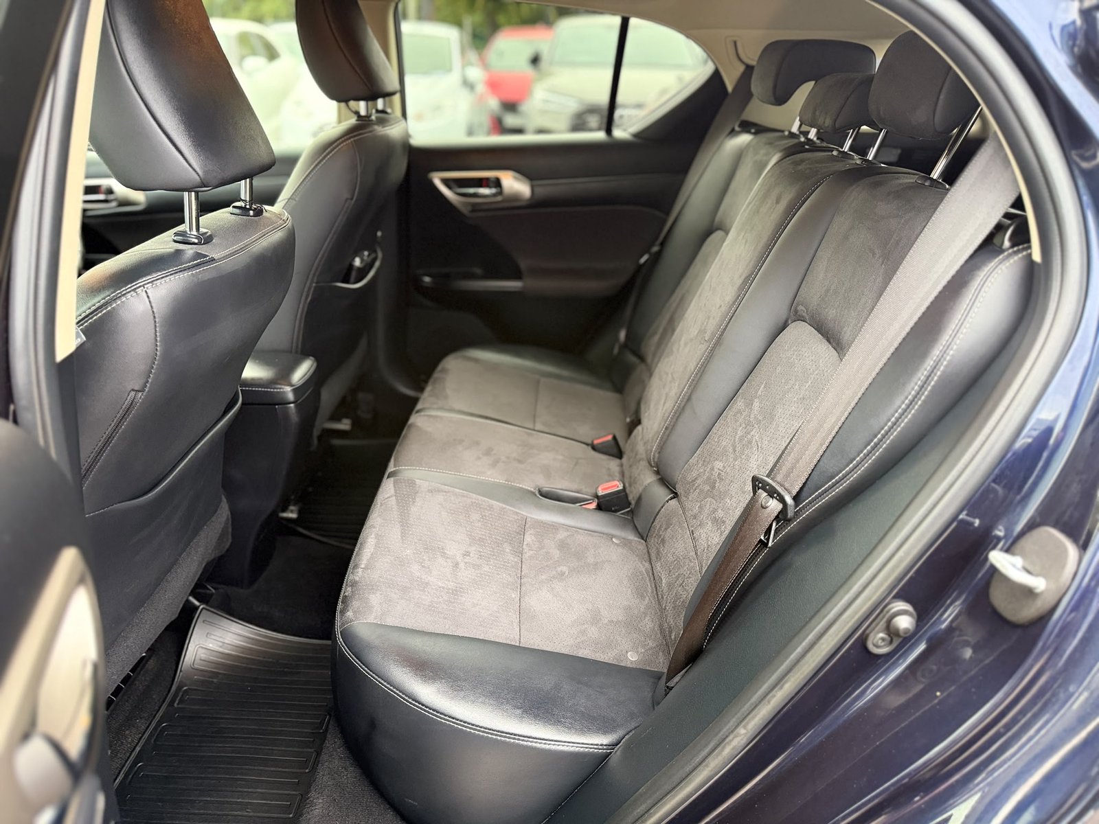 Lexus CT200H-2021