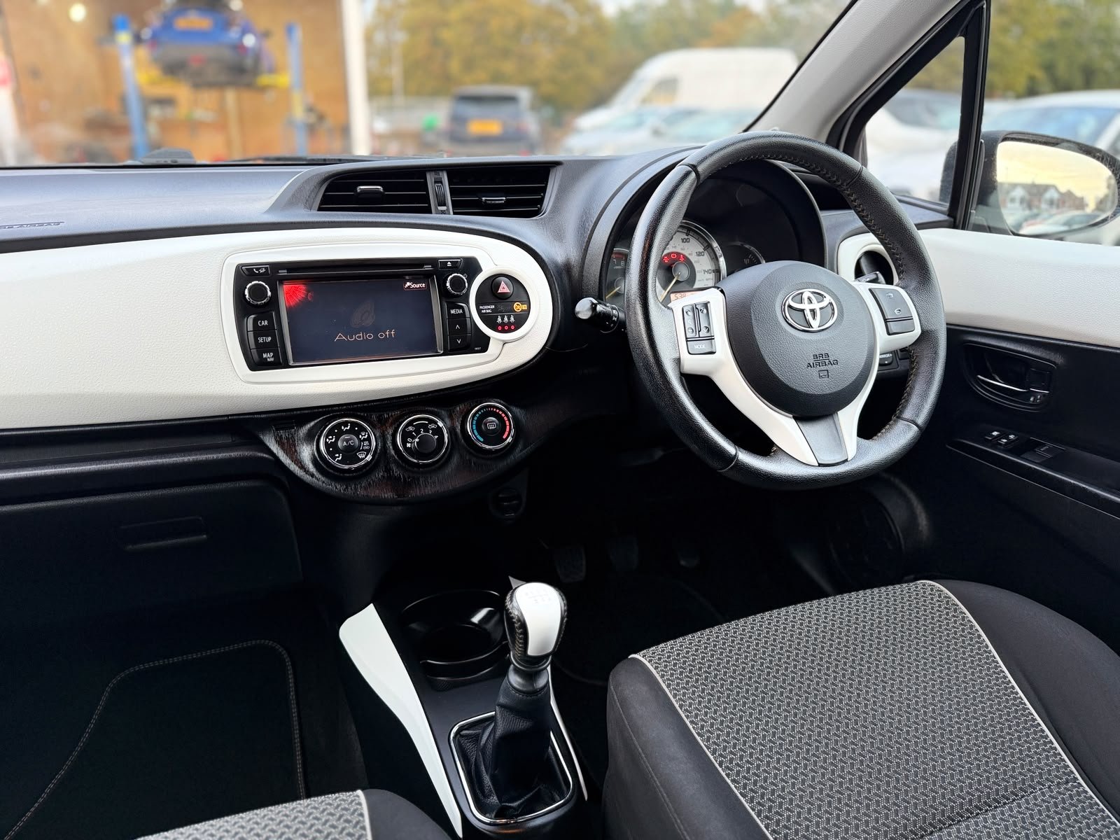 Toyota Yaris Trend-2013
