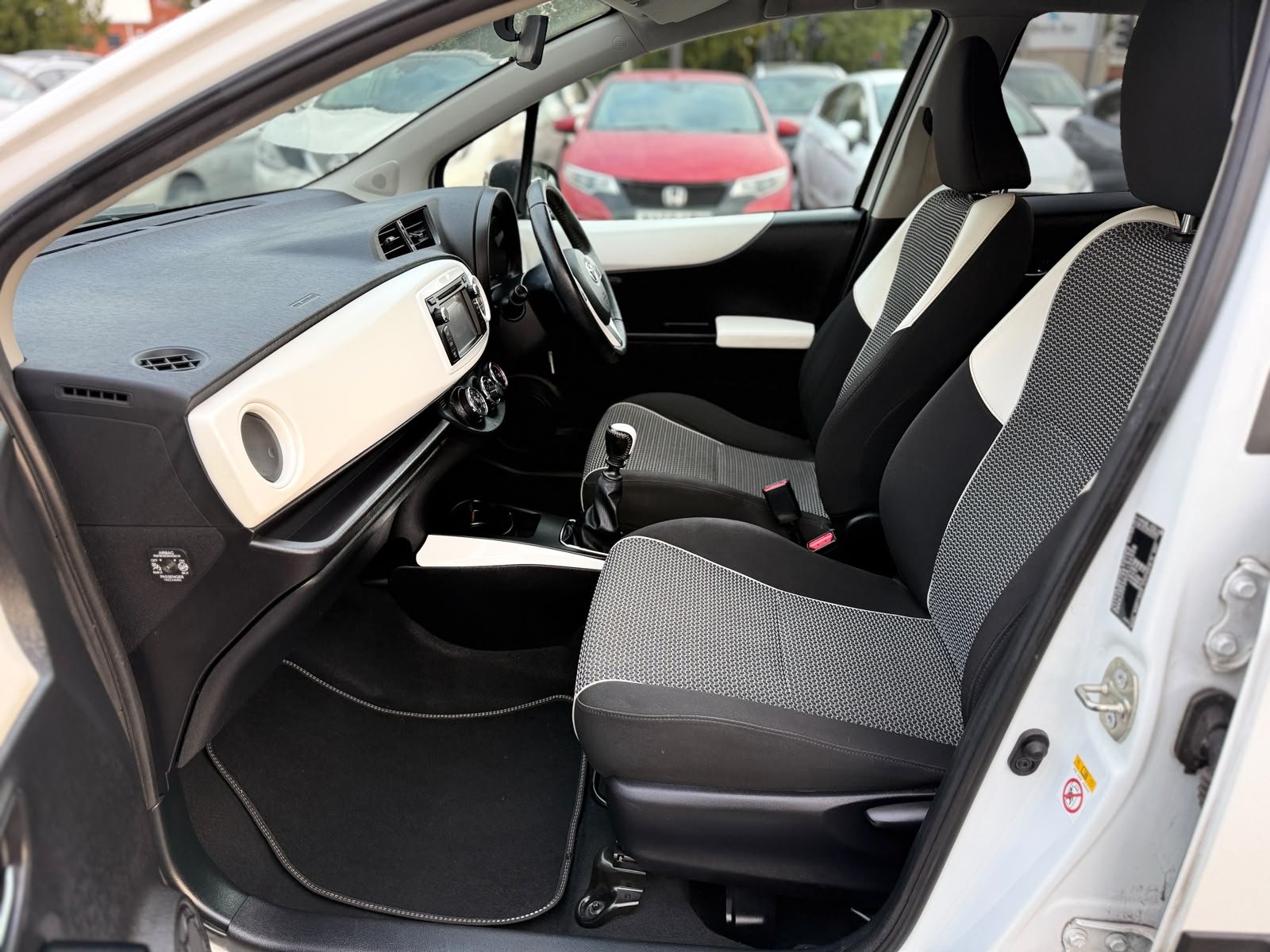 Toyota Yaris Trend-2013