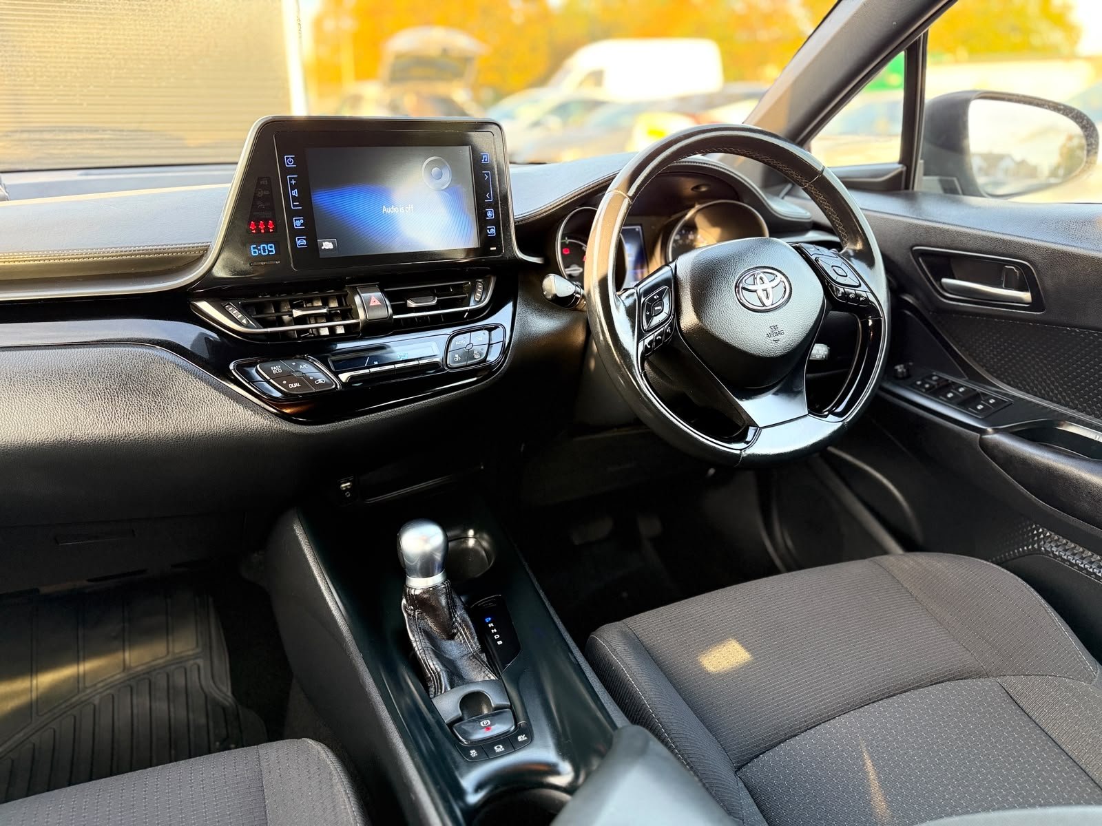Toyota C-HR Icon-2018