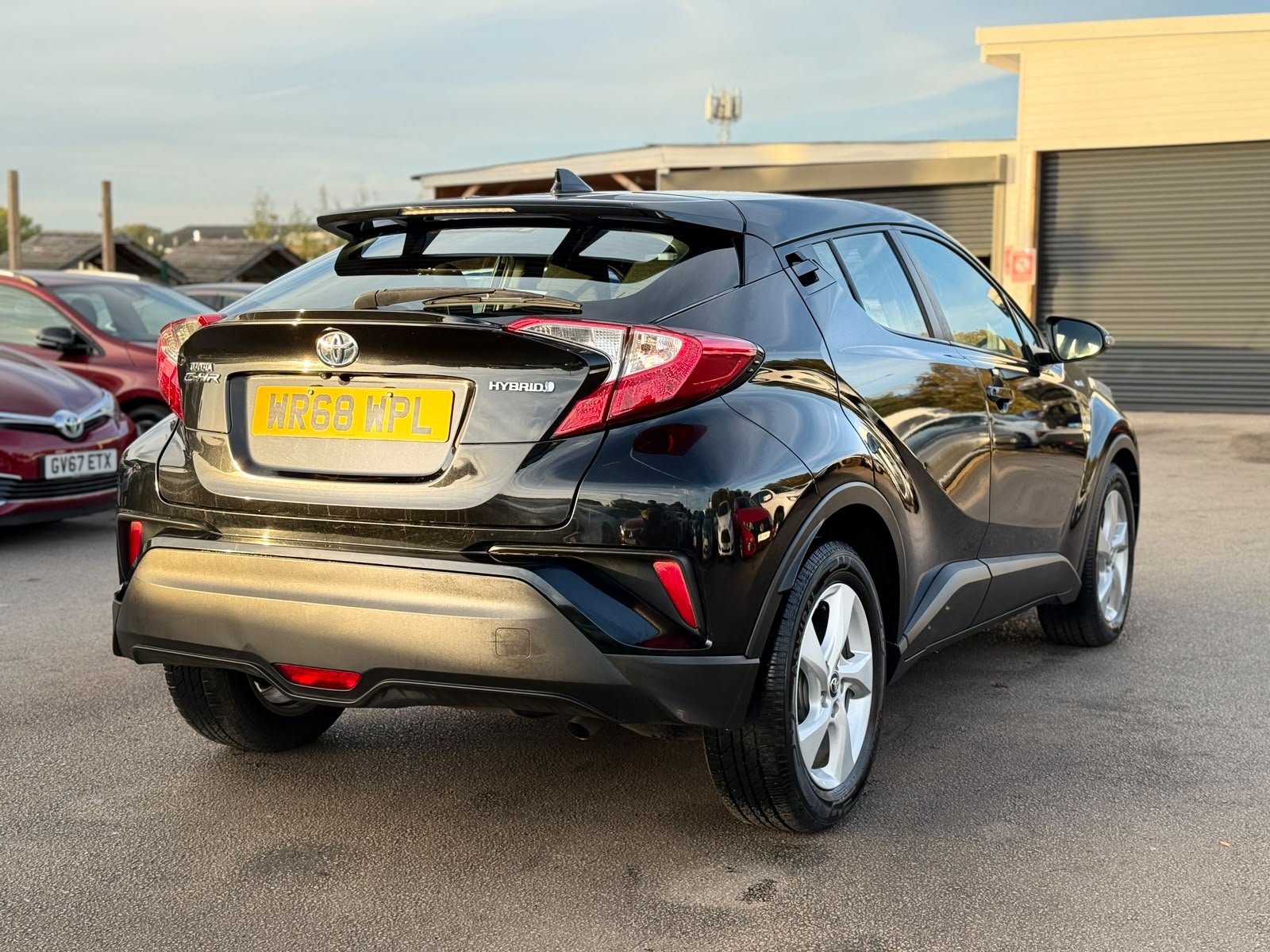Toyota C-HR Icon-2018