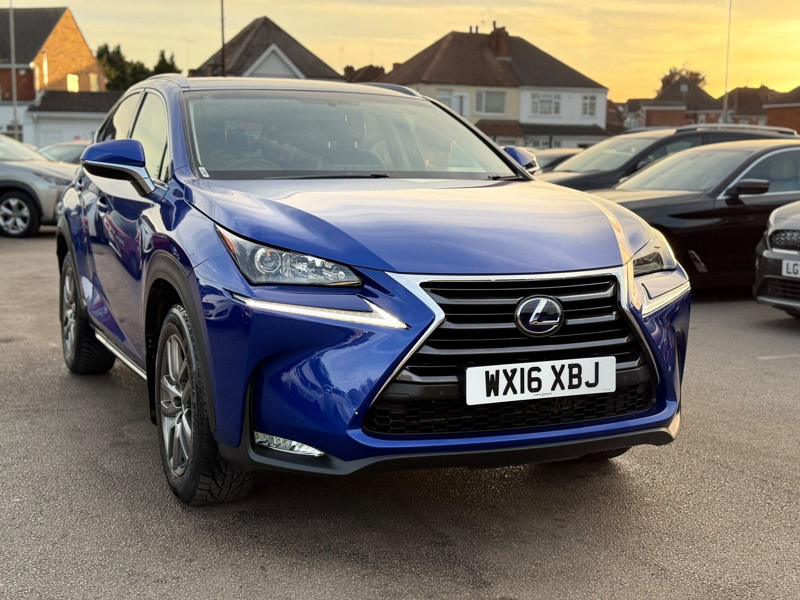 Lexus NX300H Luxury-2016