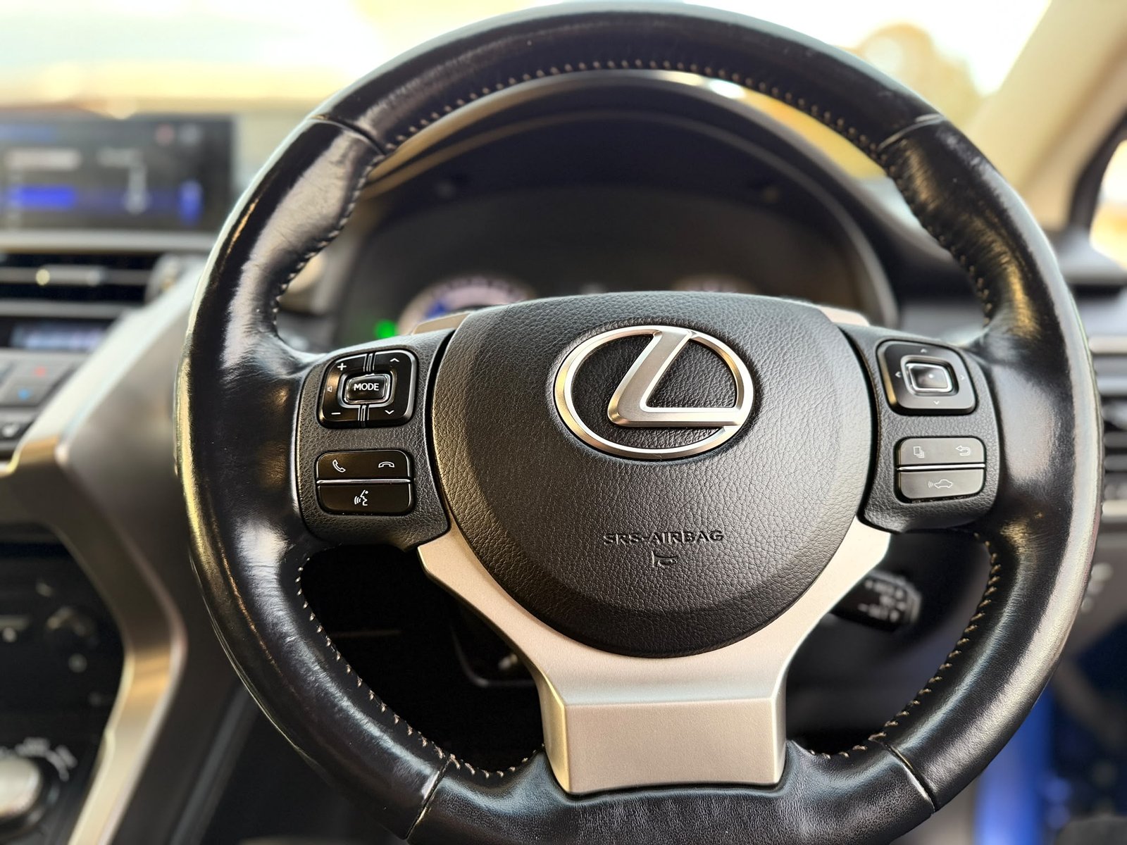 Lexus NX300H Luxury-2016
