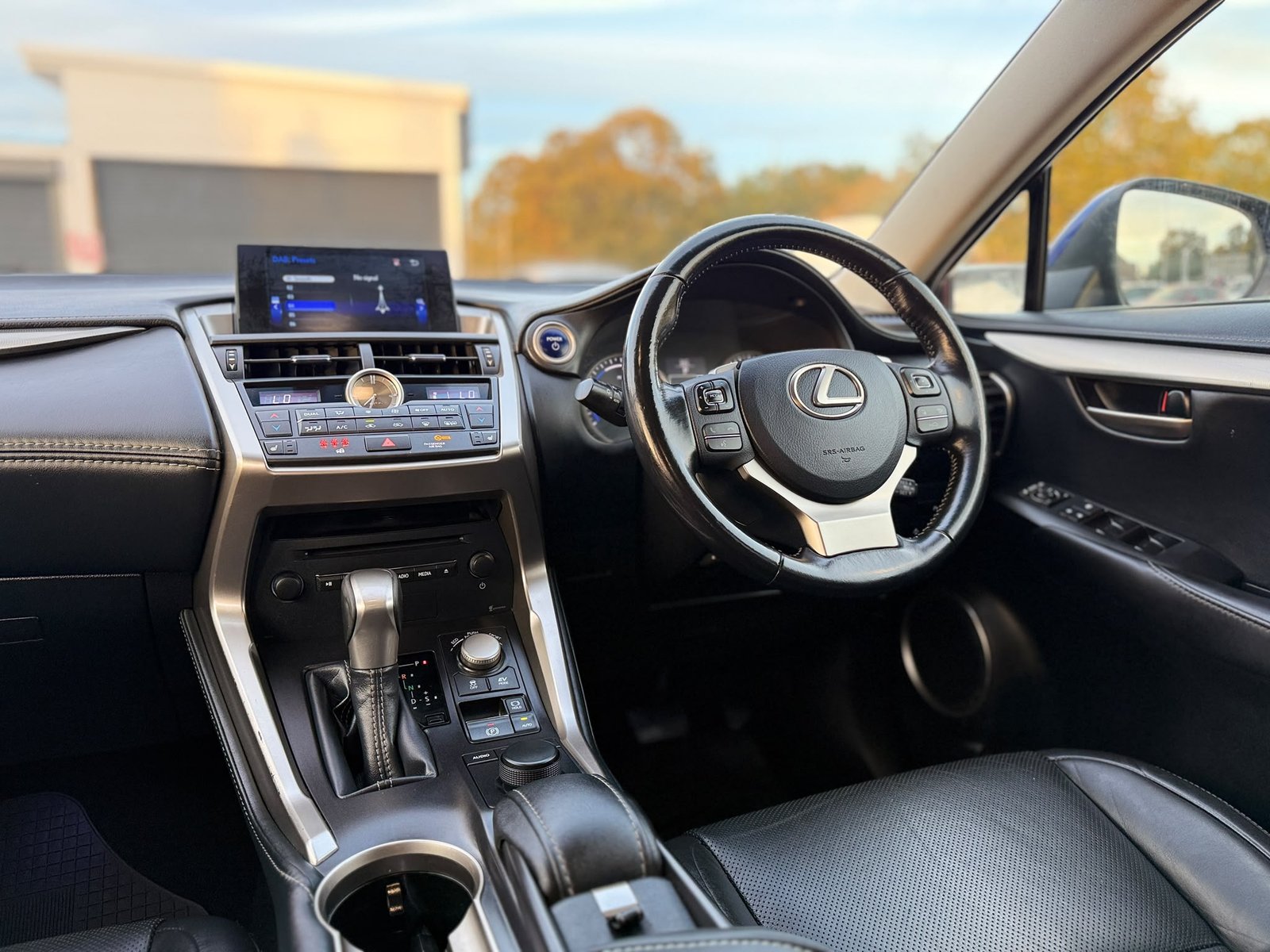 Lexus NX300H Luxury-2016