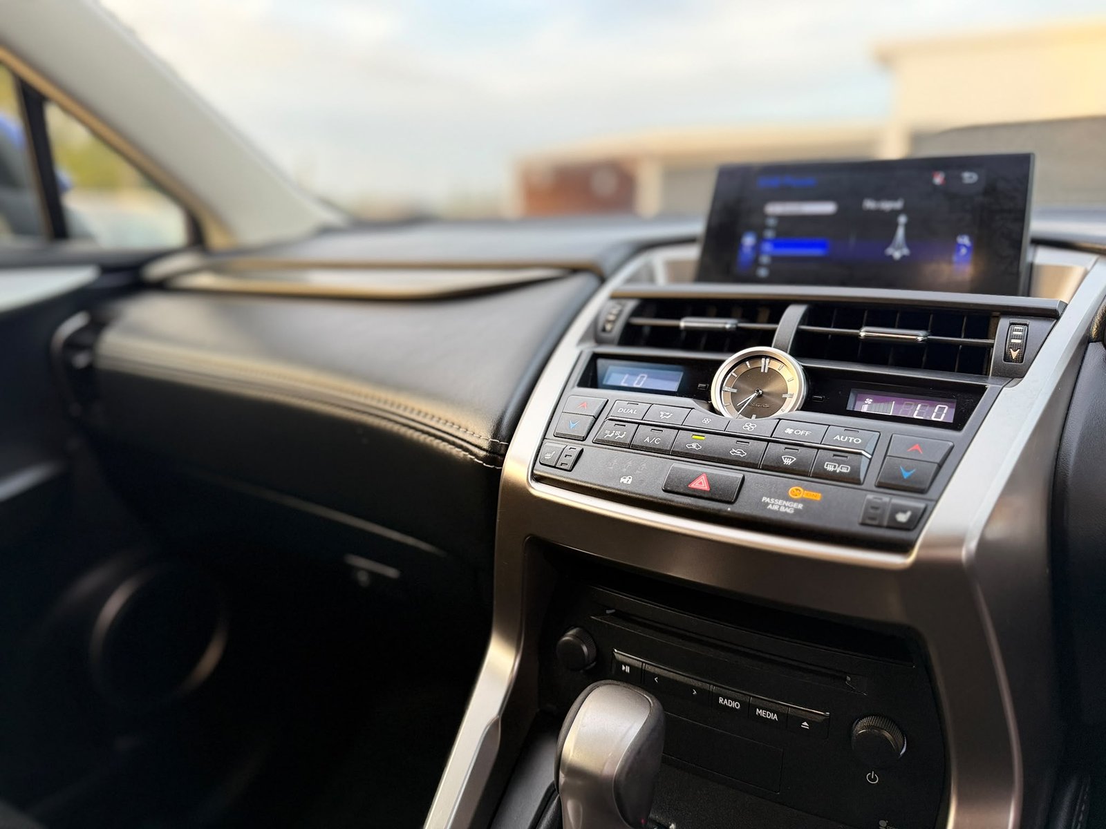 Lexus NX300H Luxury-2016