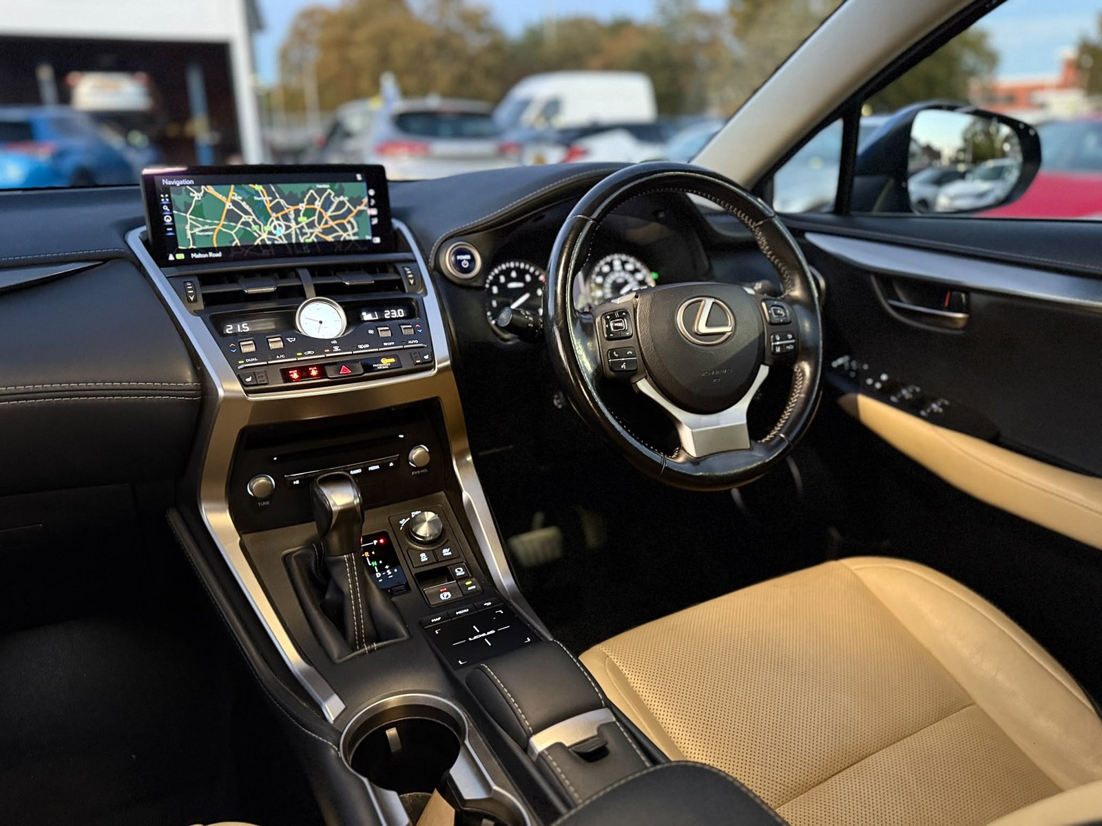 Lexus NX300H Luxury-2018