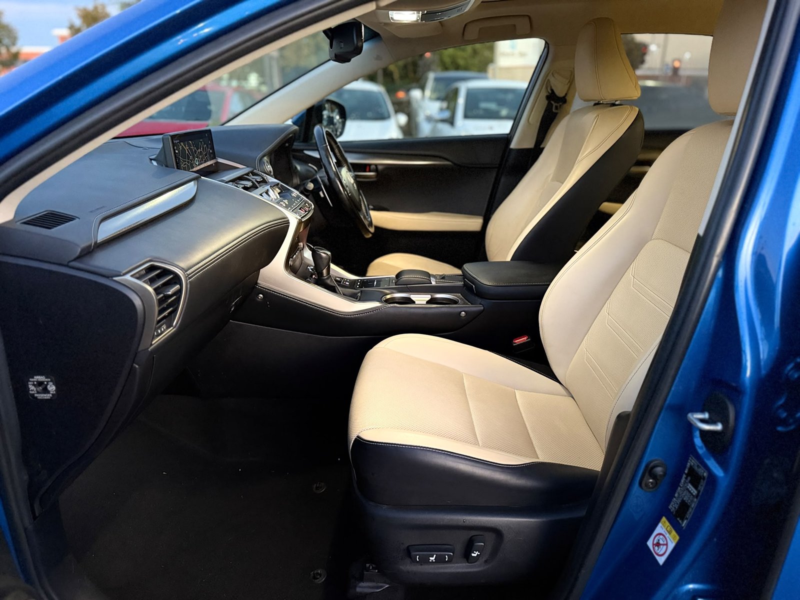 Lexus NX300H Luxury-2018