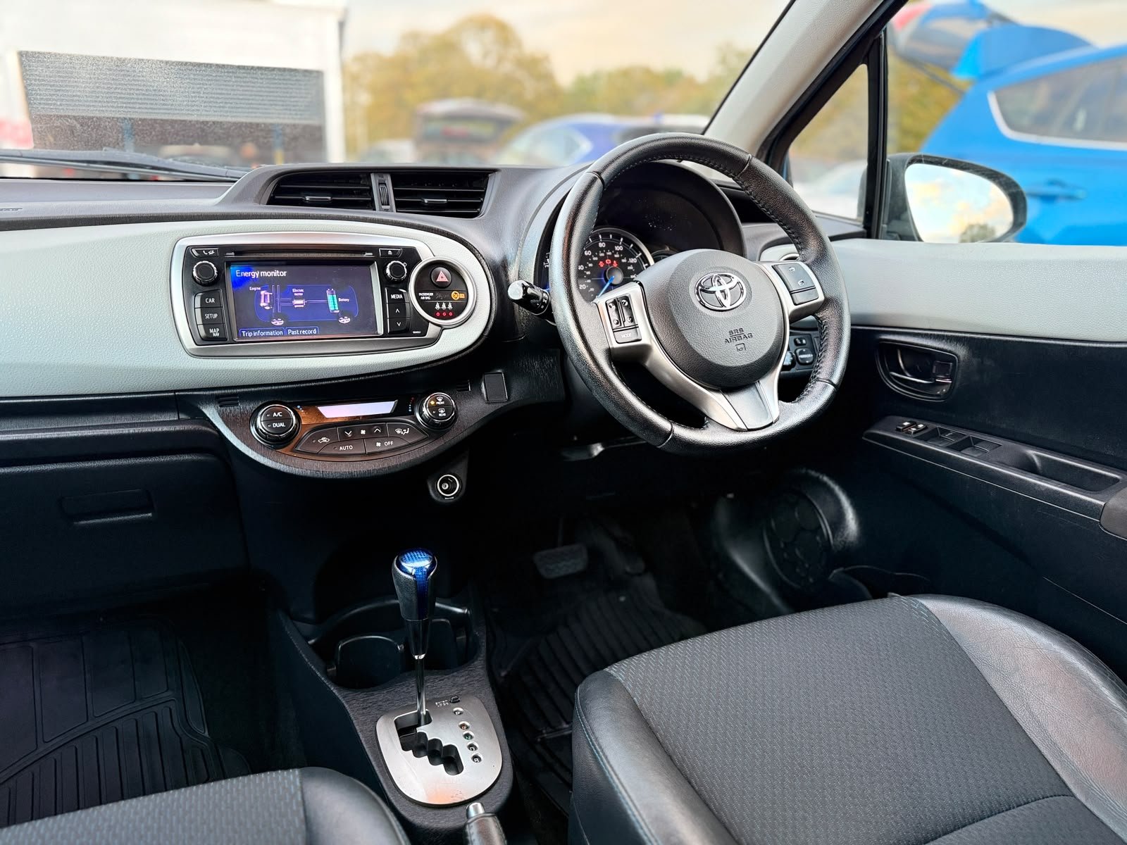 Toyota Yaris T Spirit-2012