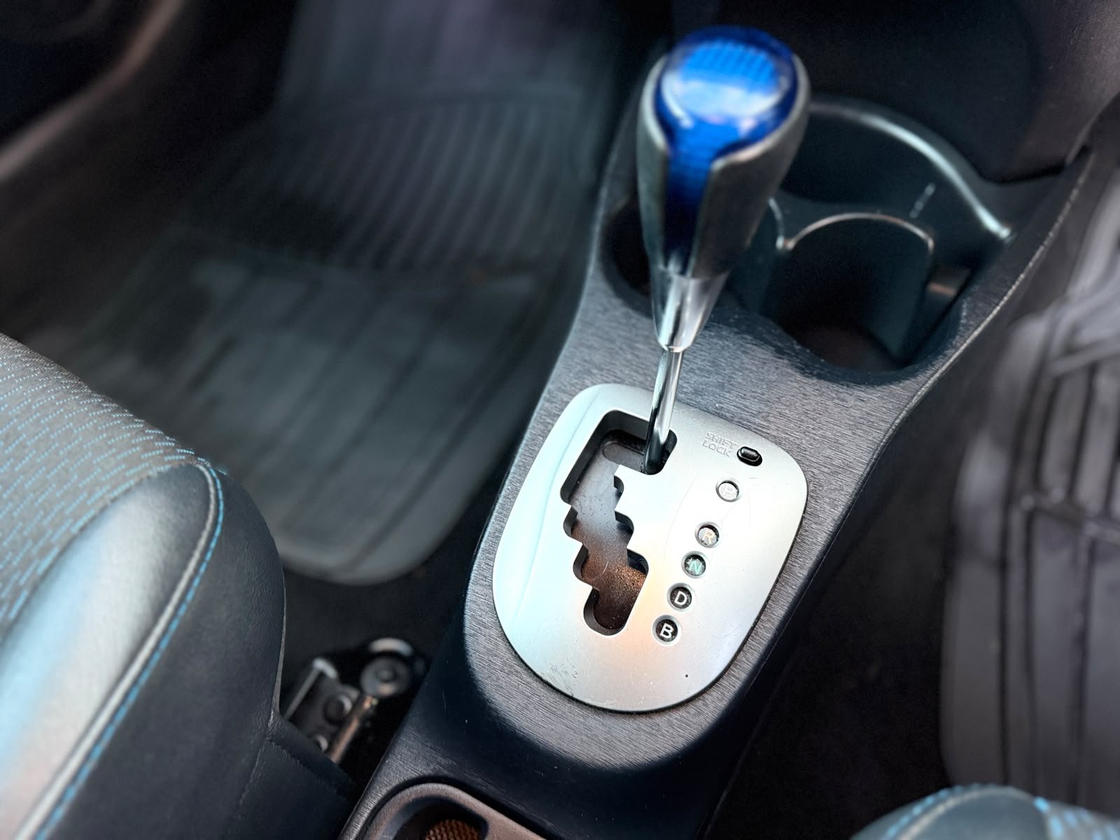 Toyota Yaris T Spirit-2012